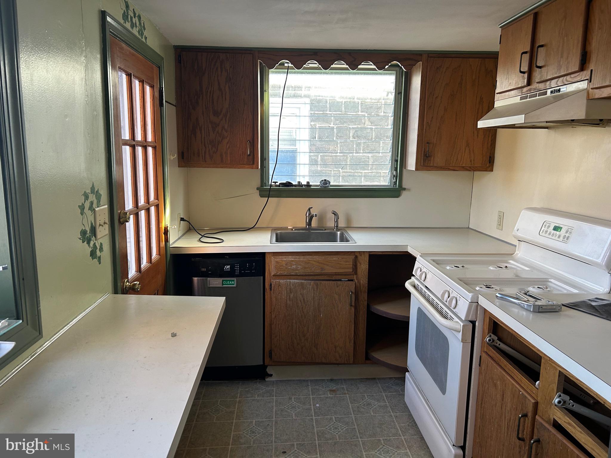 FOX CHASE - Residential
