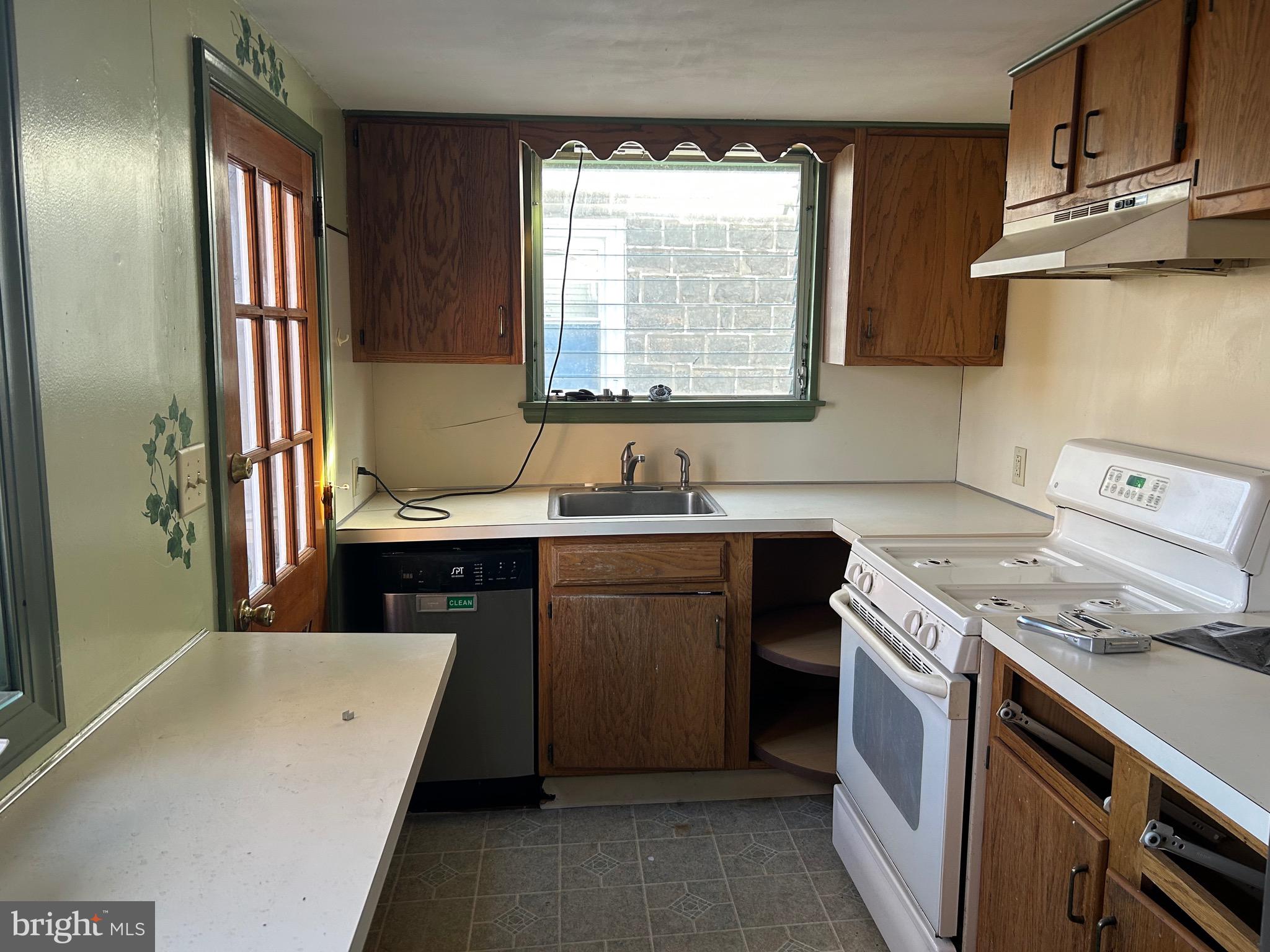 FOX CHASE - Residential