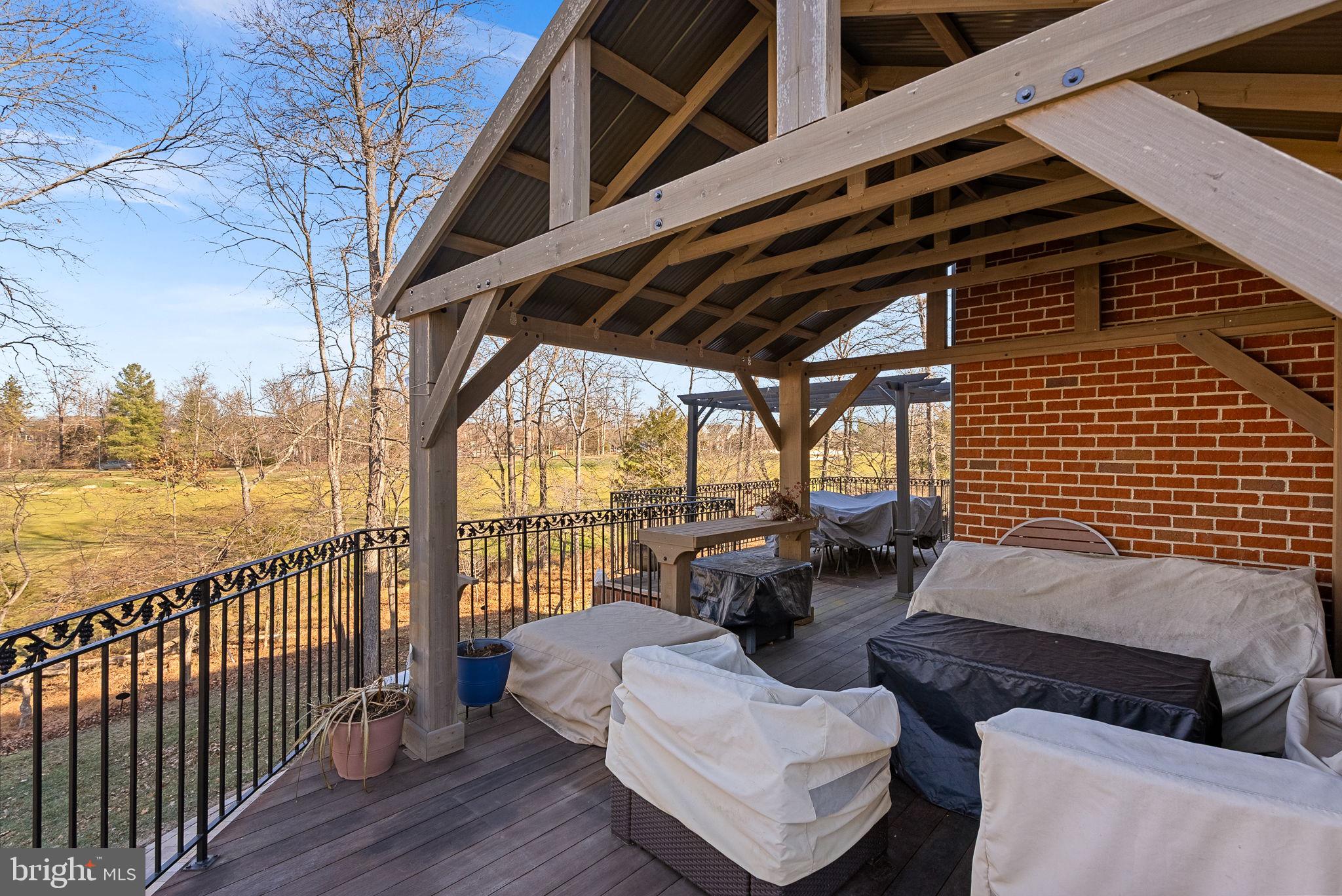 RIVER CREEK - Residential