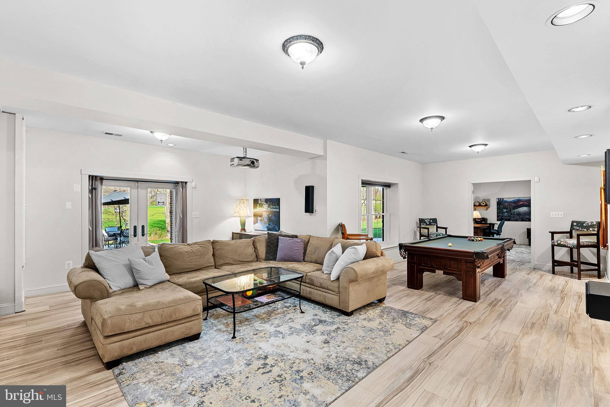 RIVER CREEK - Residential