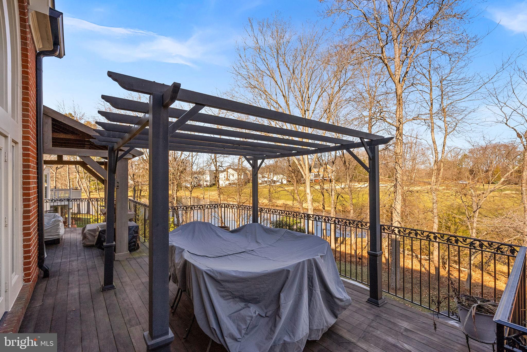 RIVER CREEK - Residential