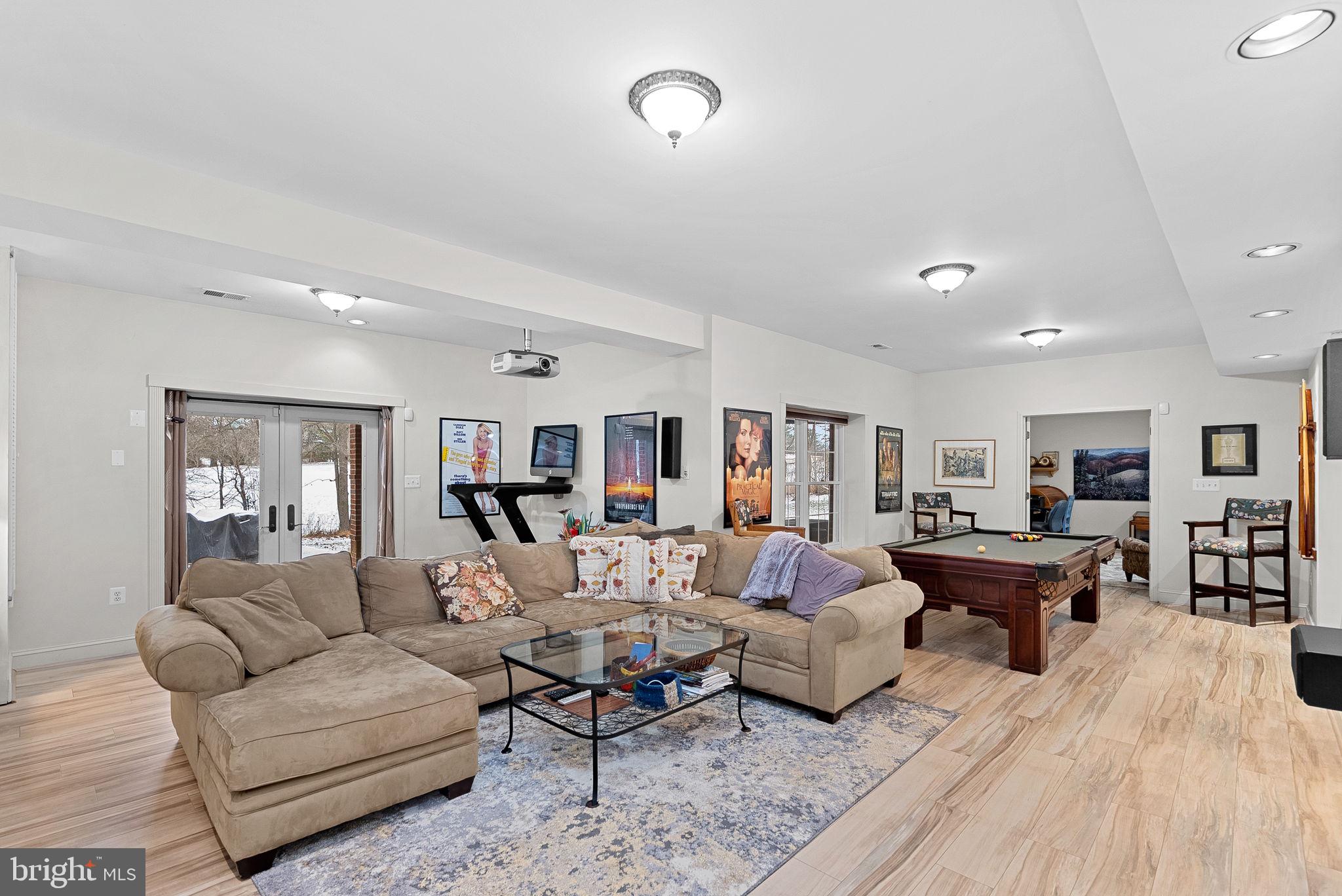 RIVER CREEK - Residential