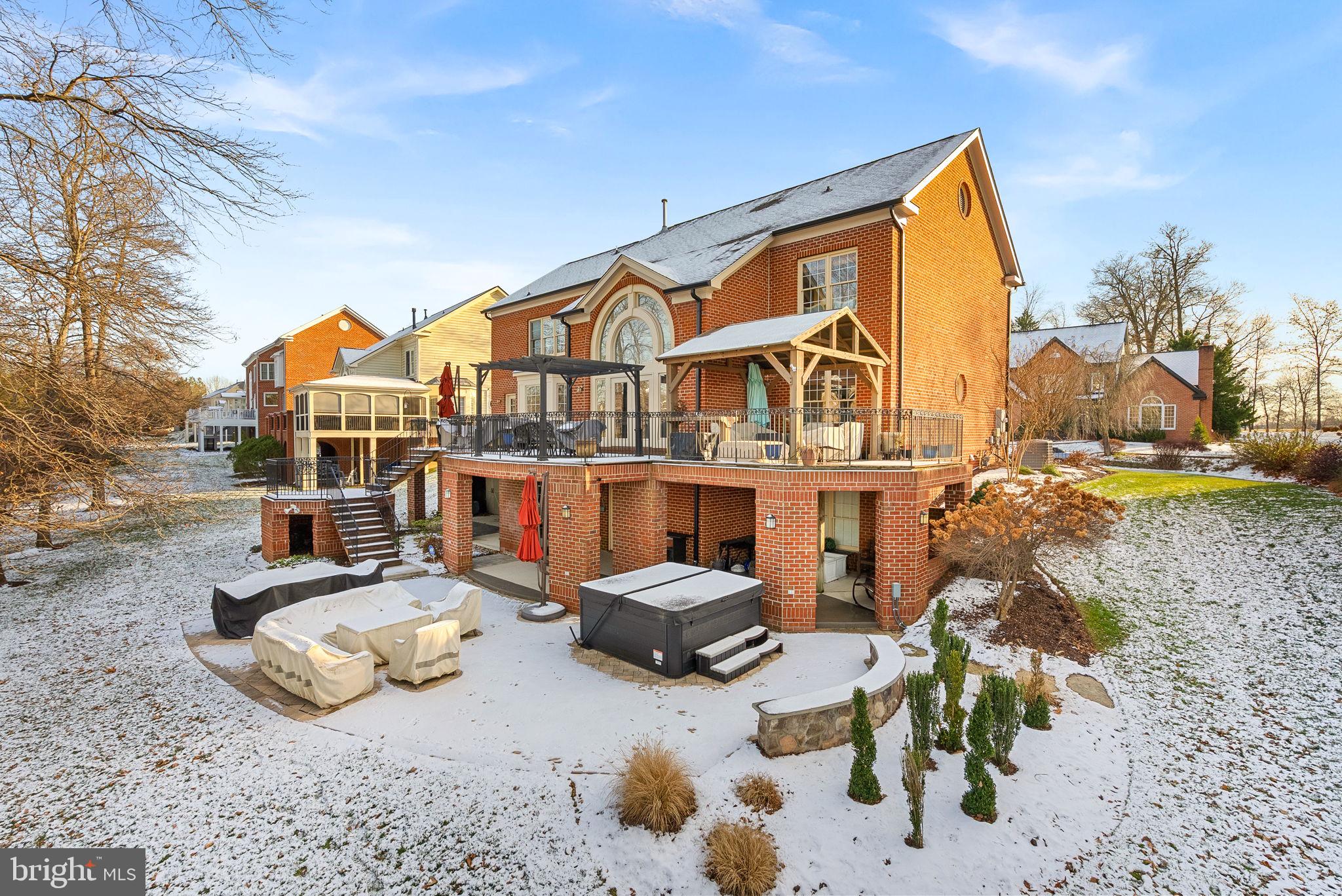 RIVER CREEK - Residential