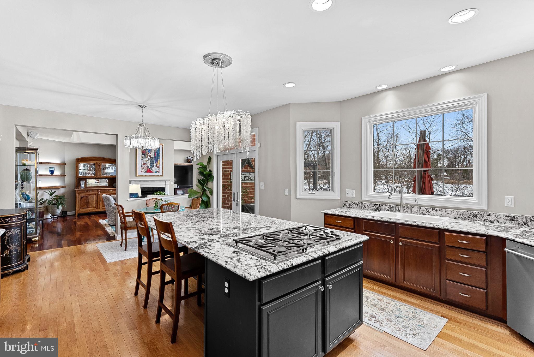 RIVER CREEK - Residential