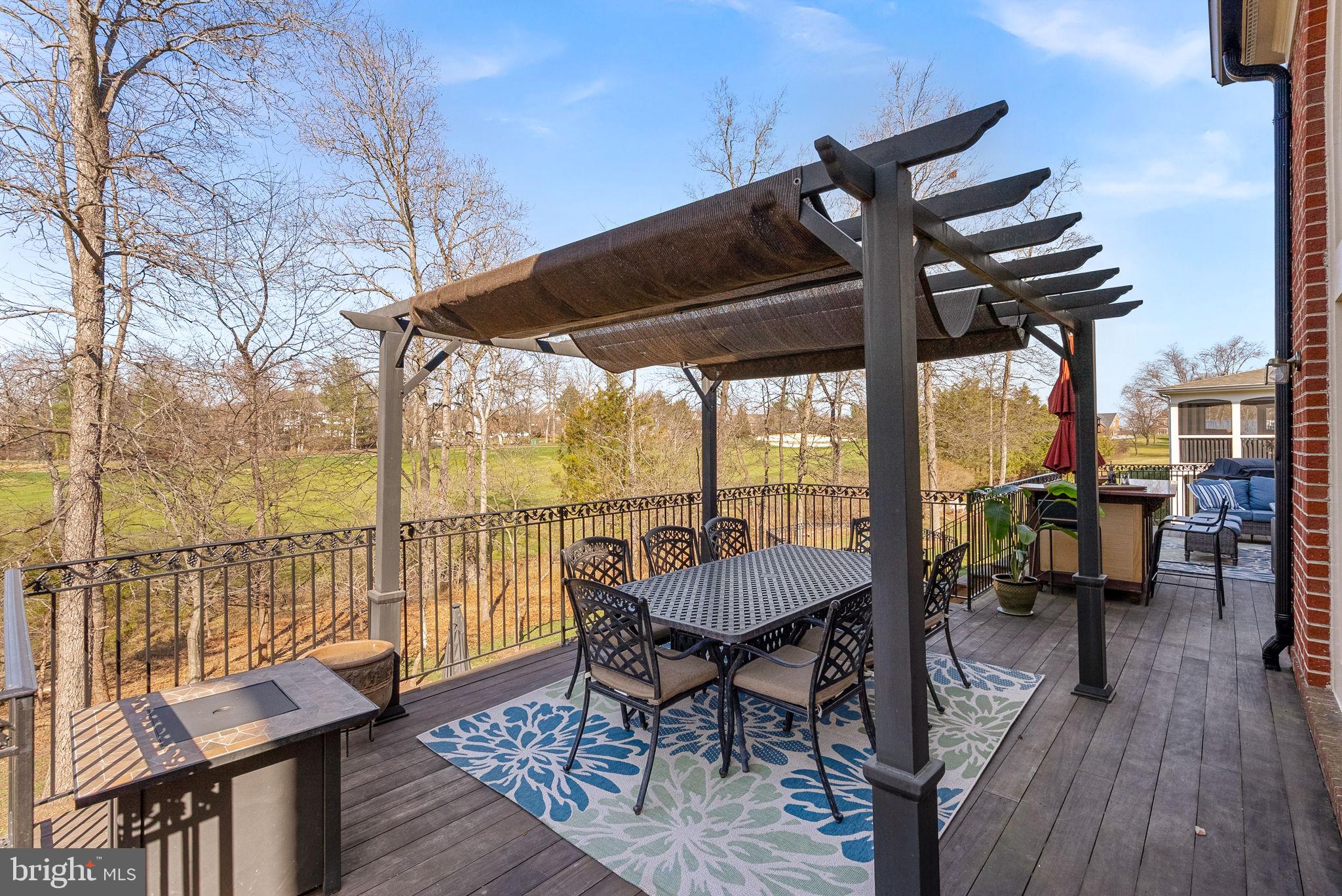 RIVER CREEK - Residential