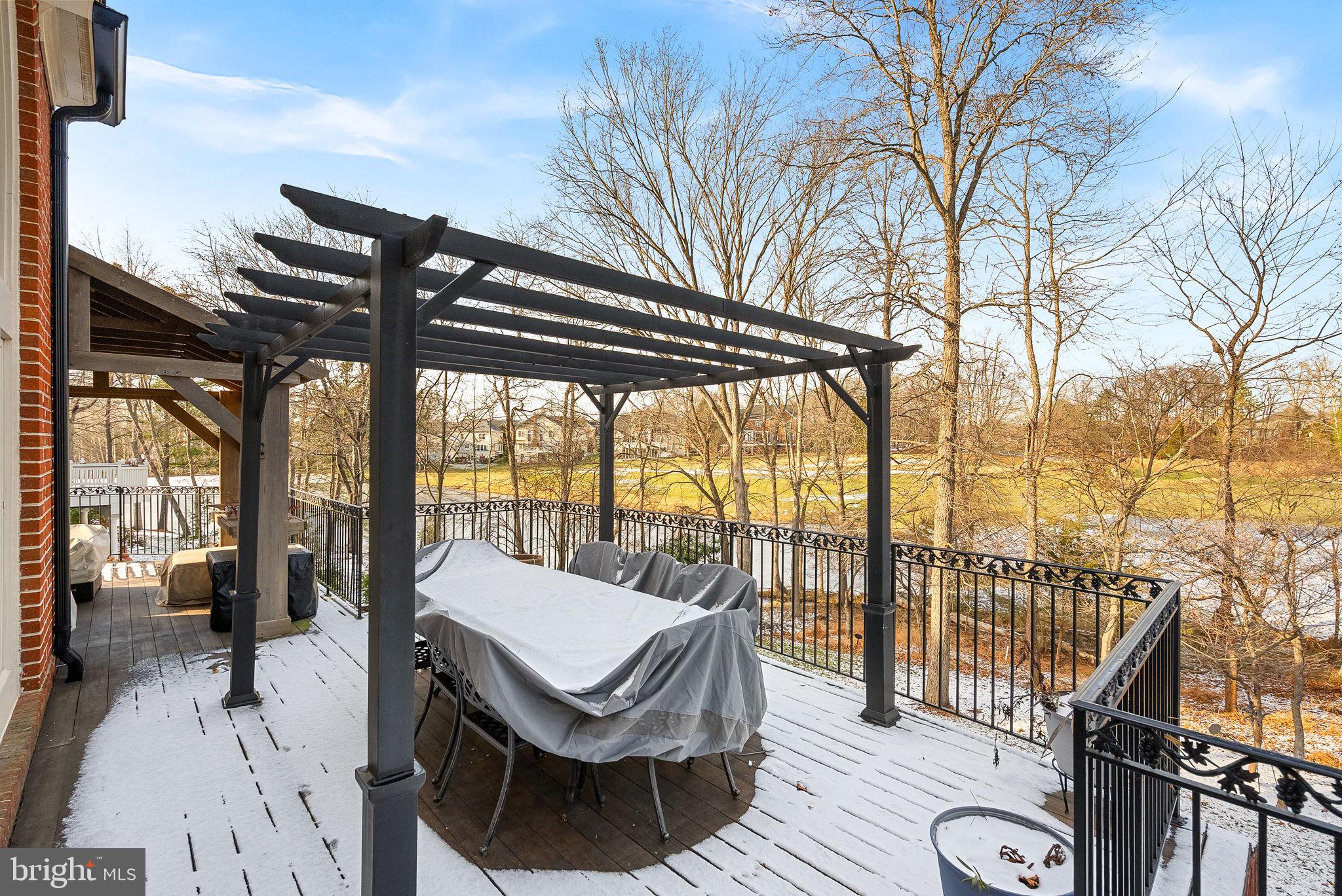 RIVER CREEK - Residential