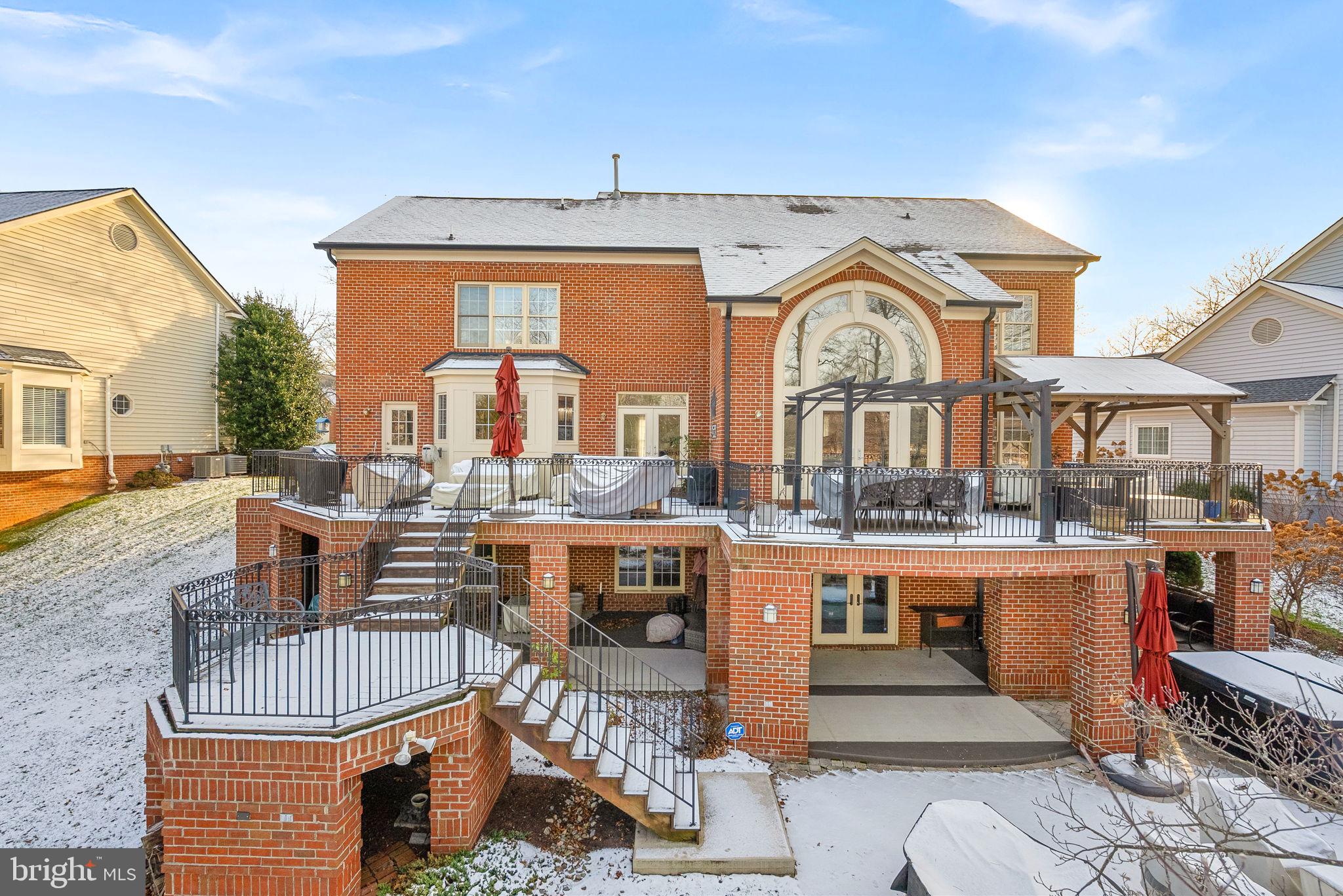 RIVER CREEK - Residential