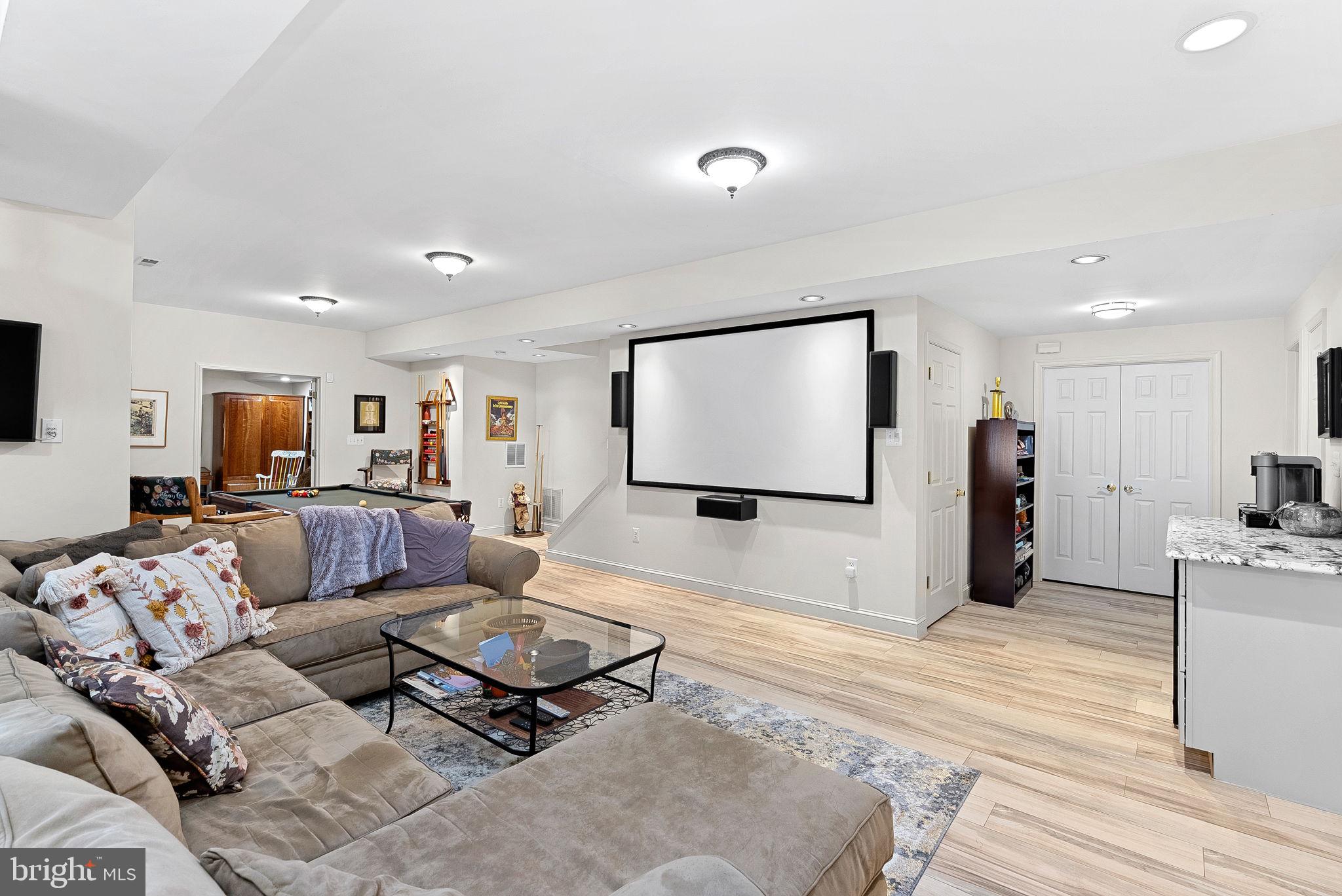 RIVER CREEK - Residential