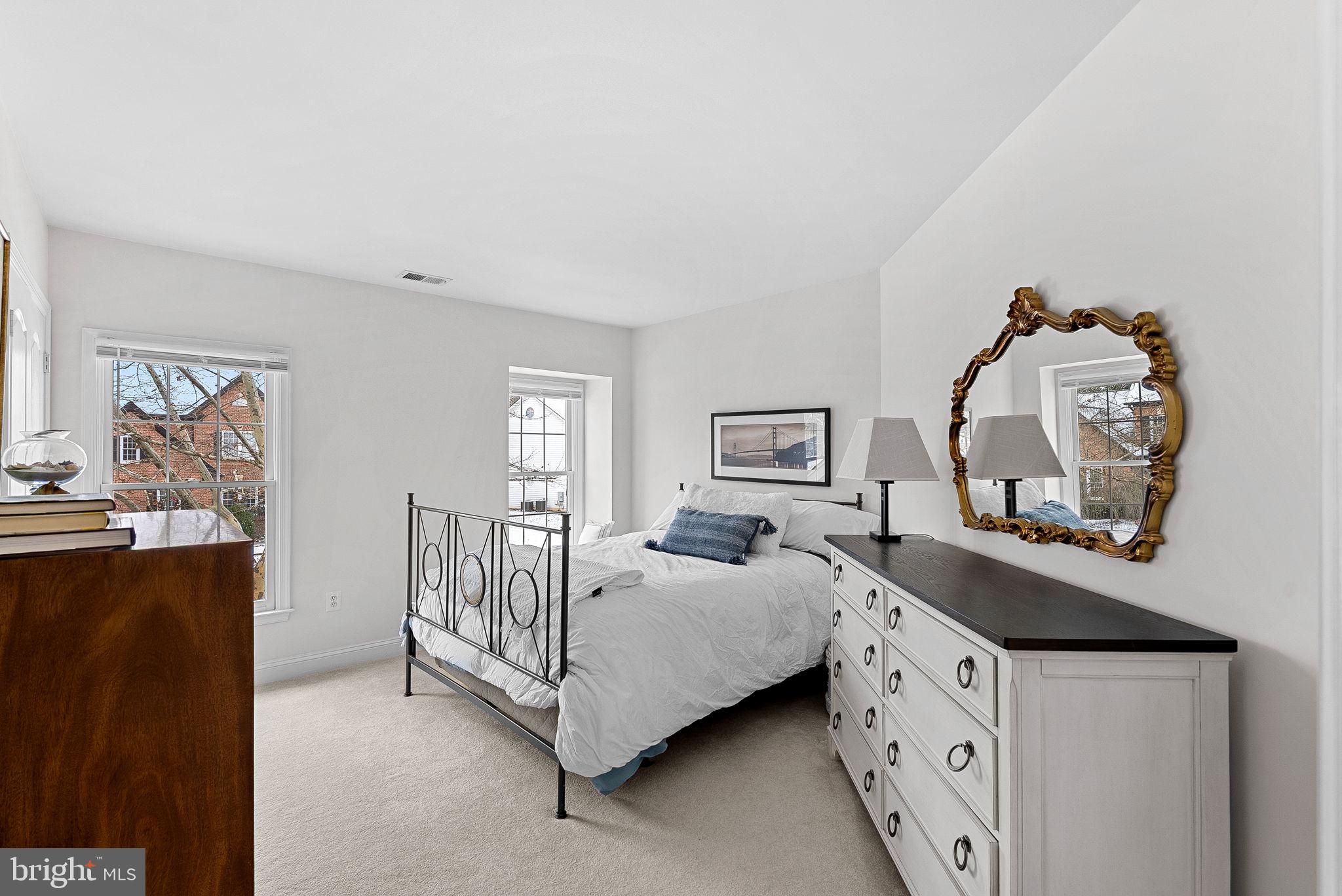 RIVER CREEK - Residential