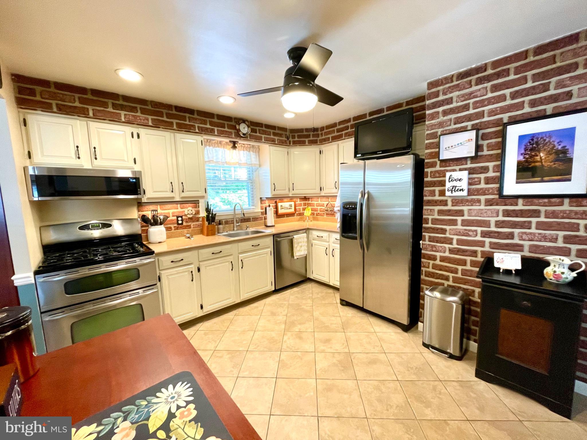 2731 CAMBRIDGE ROAD