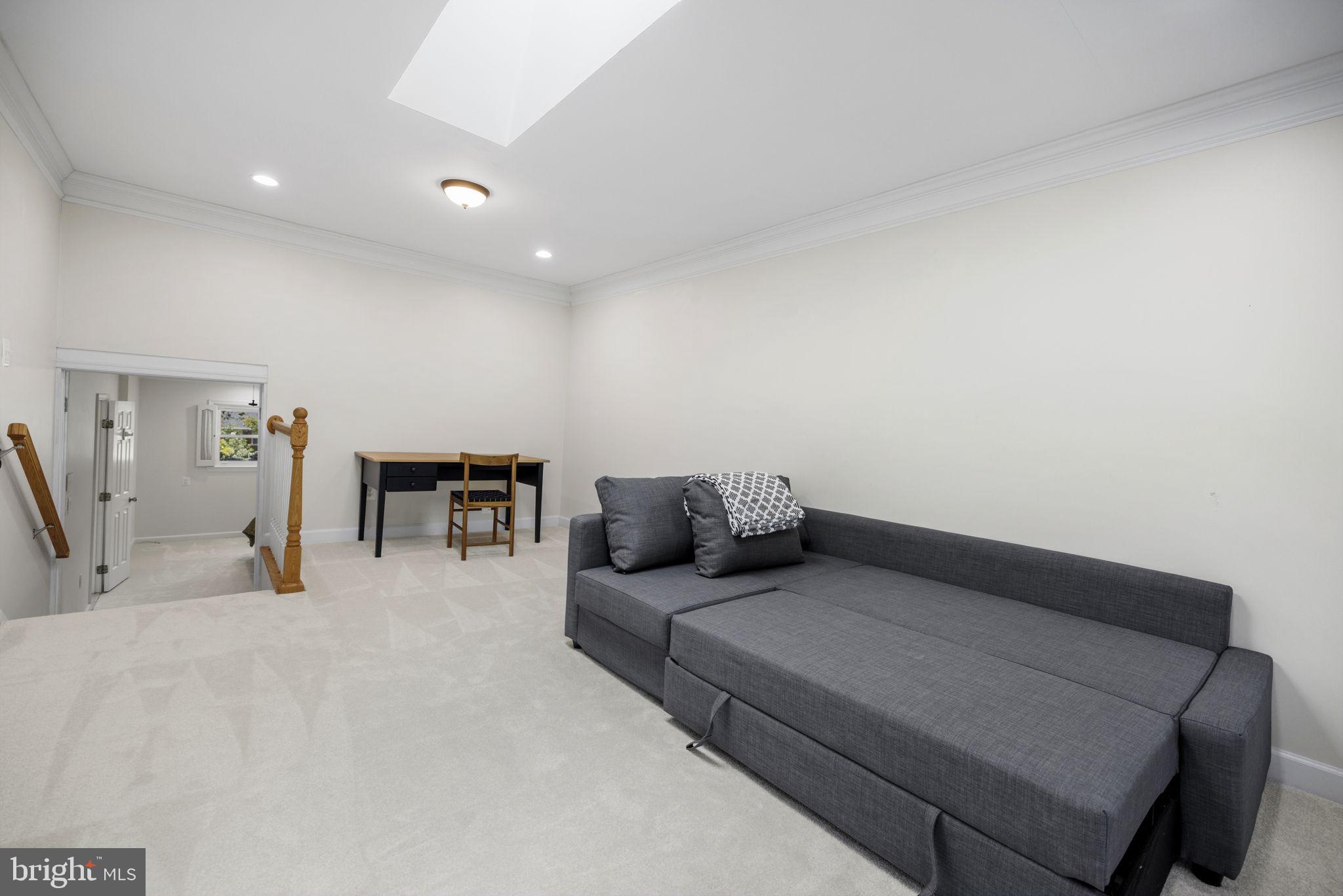 LINCOLNIA HILLS - Residential