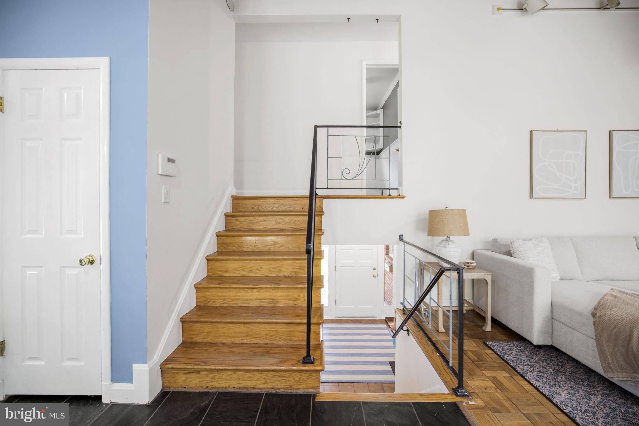 LINCOLNIA HILLS - Residential