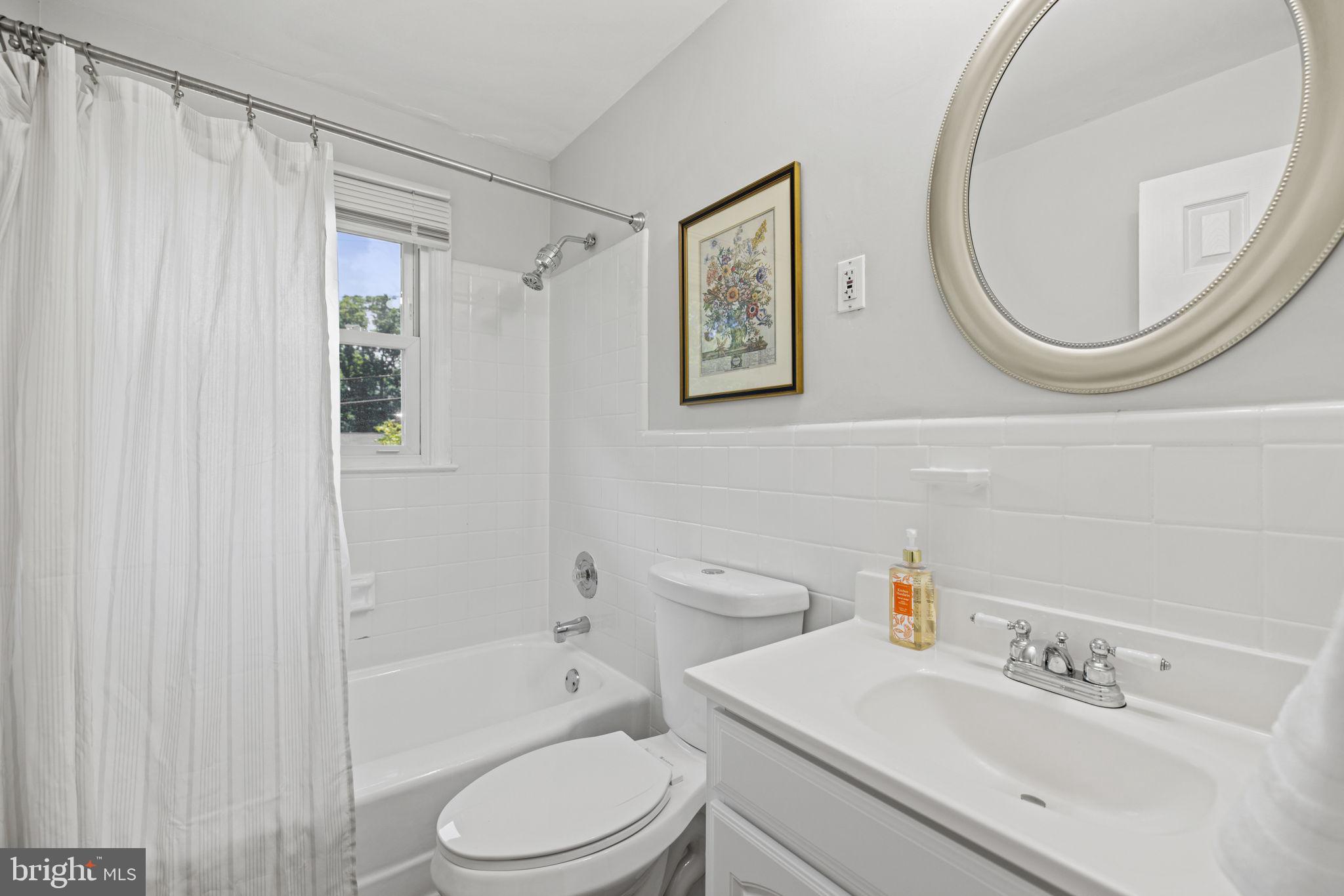 LINCOLNIA HILLS - Residential