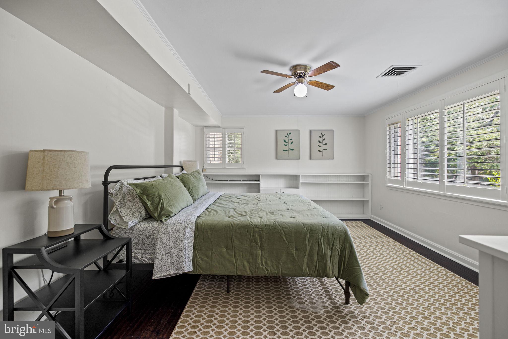 LINCOLNIA HILLS - Residential