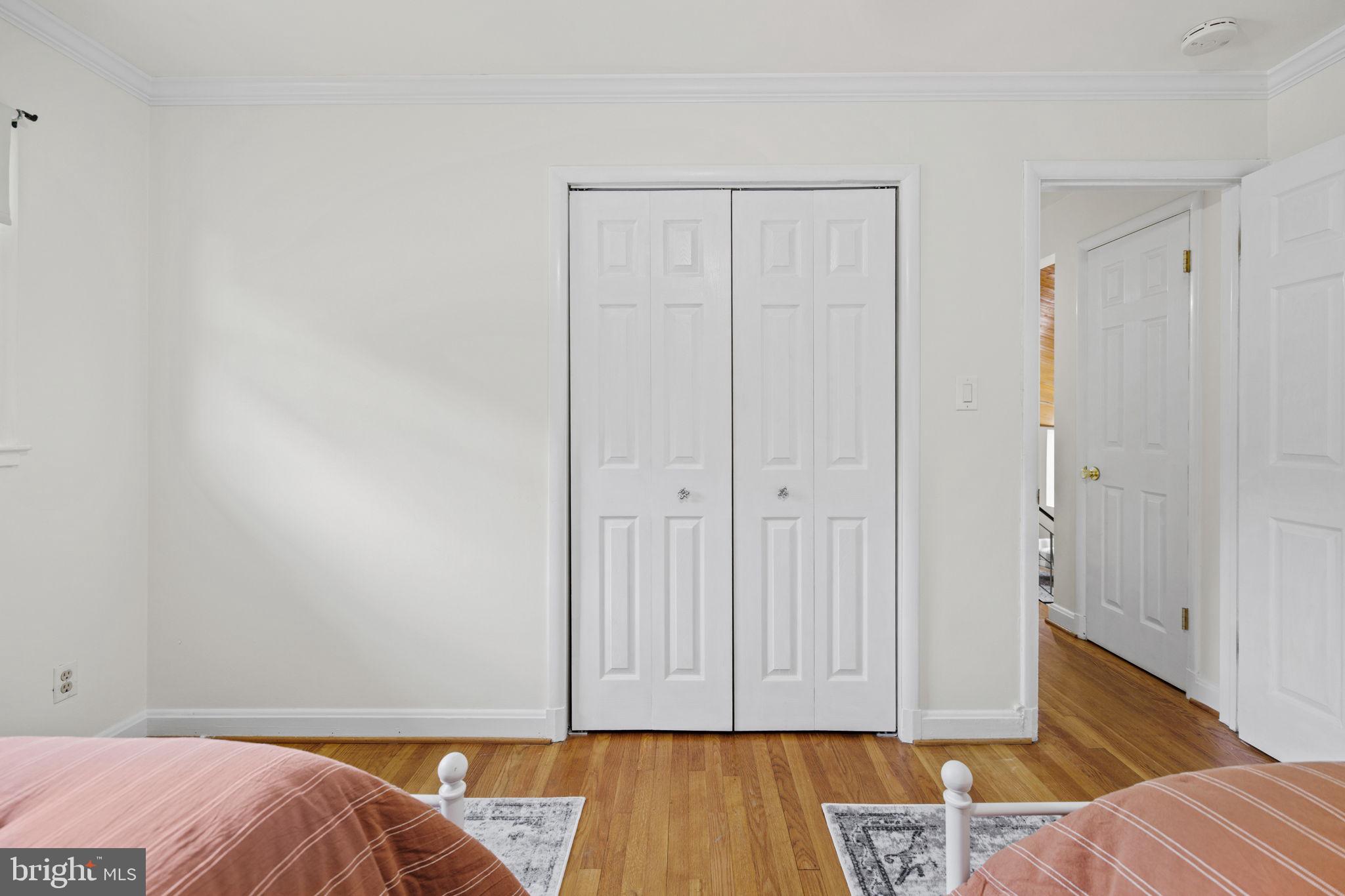 LINCOLNIA HILLS - Residential