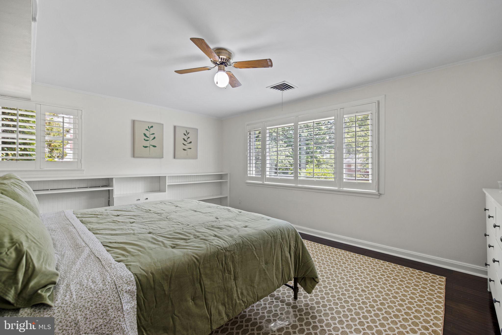 LINCOLNIA HILLS - Residential