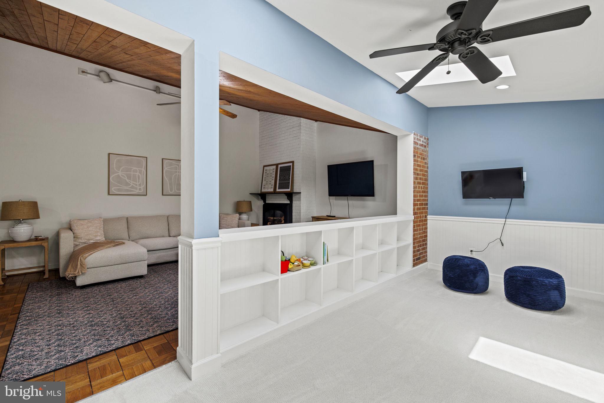 LINCOLNIA HILLS - Residential