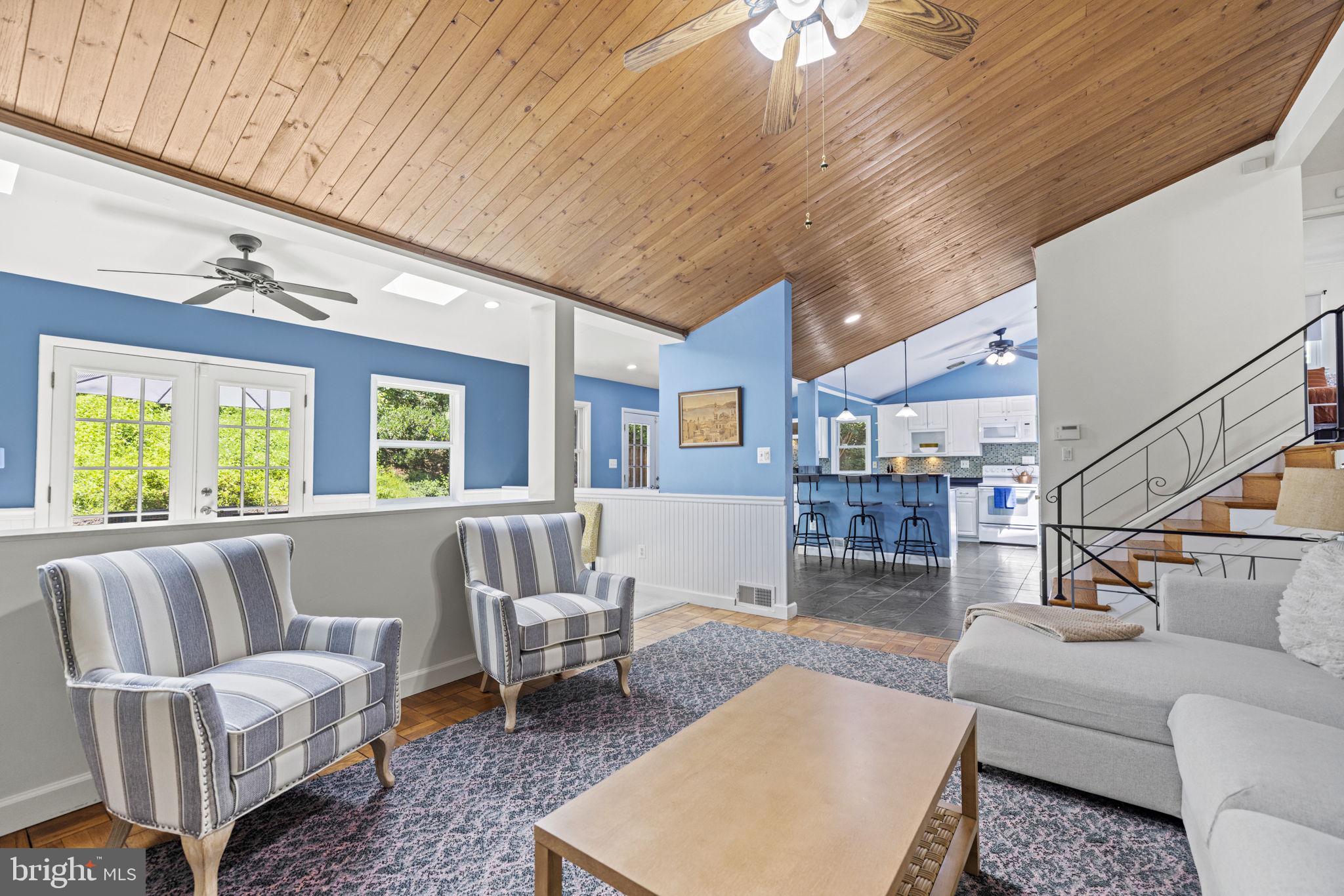 LINCOLNIA HILLS - Residential