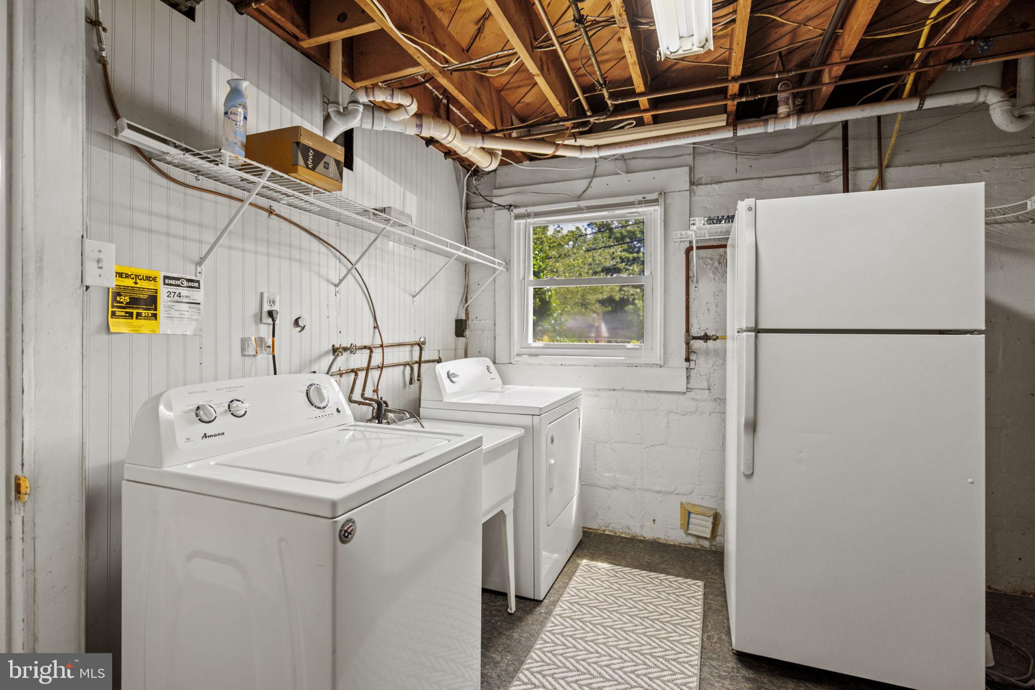 LINCOLNIA HILLS - Residential