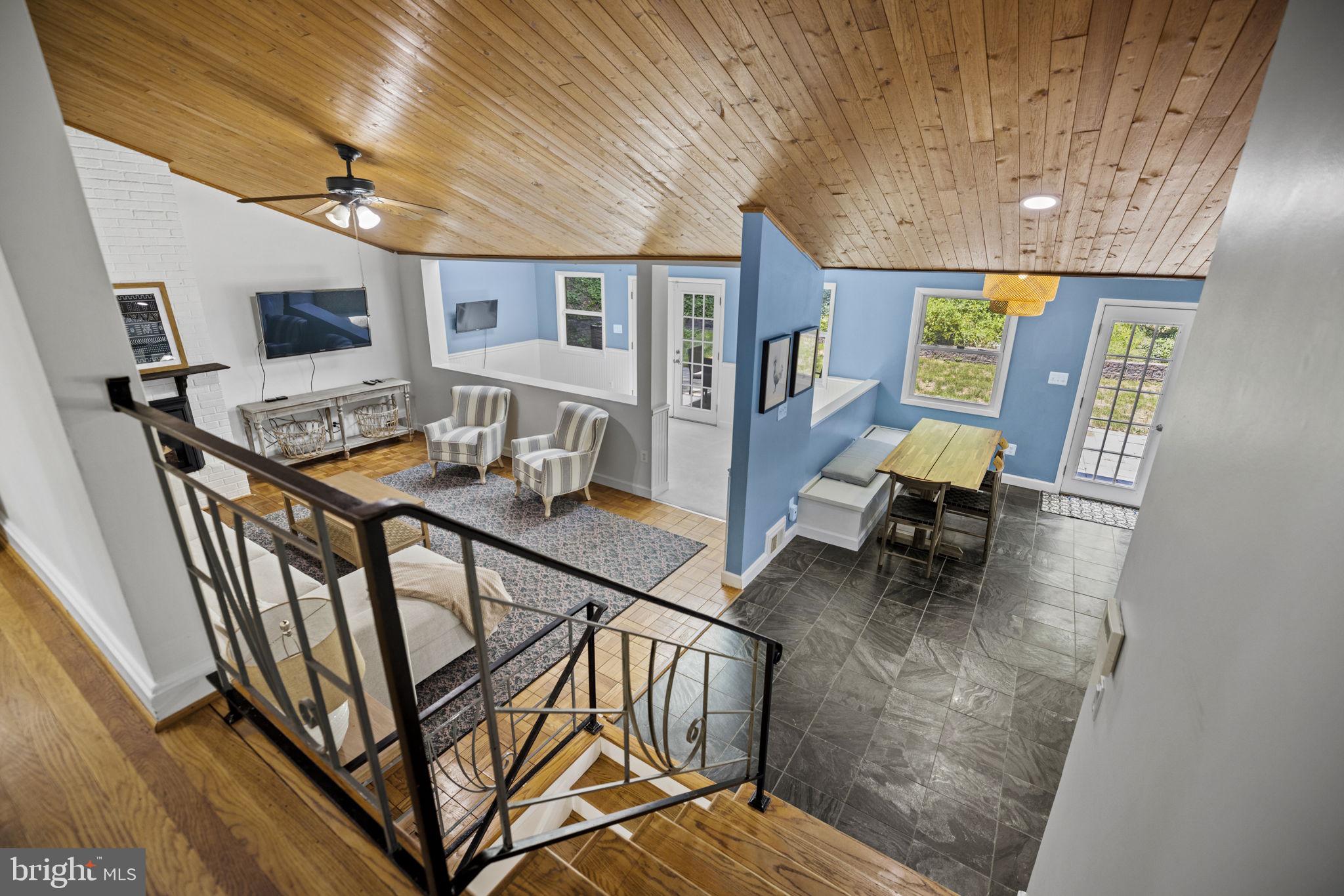 LINCOLNIA HILLS - Residential