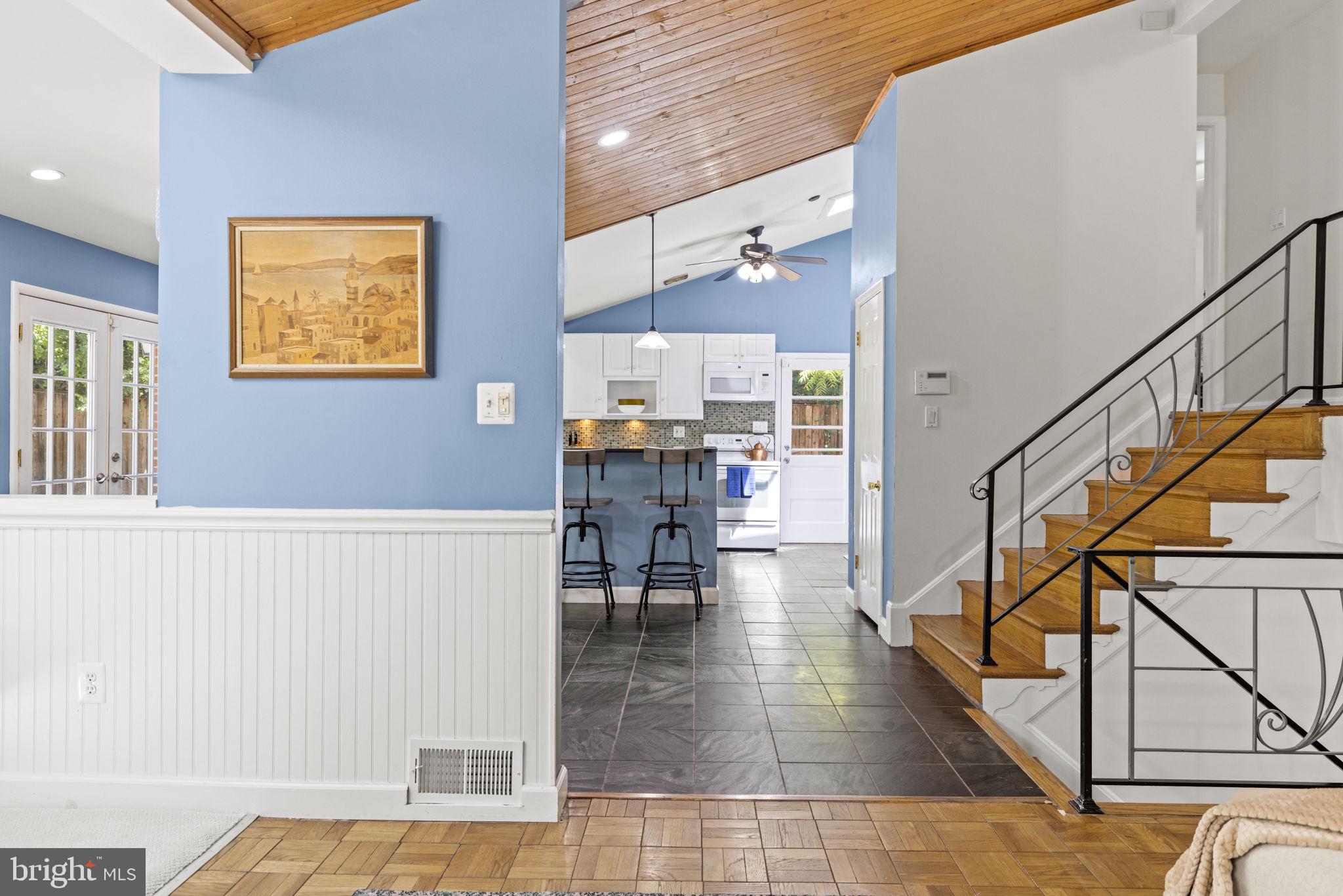 LINCOLNIA HILLS - Residential