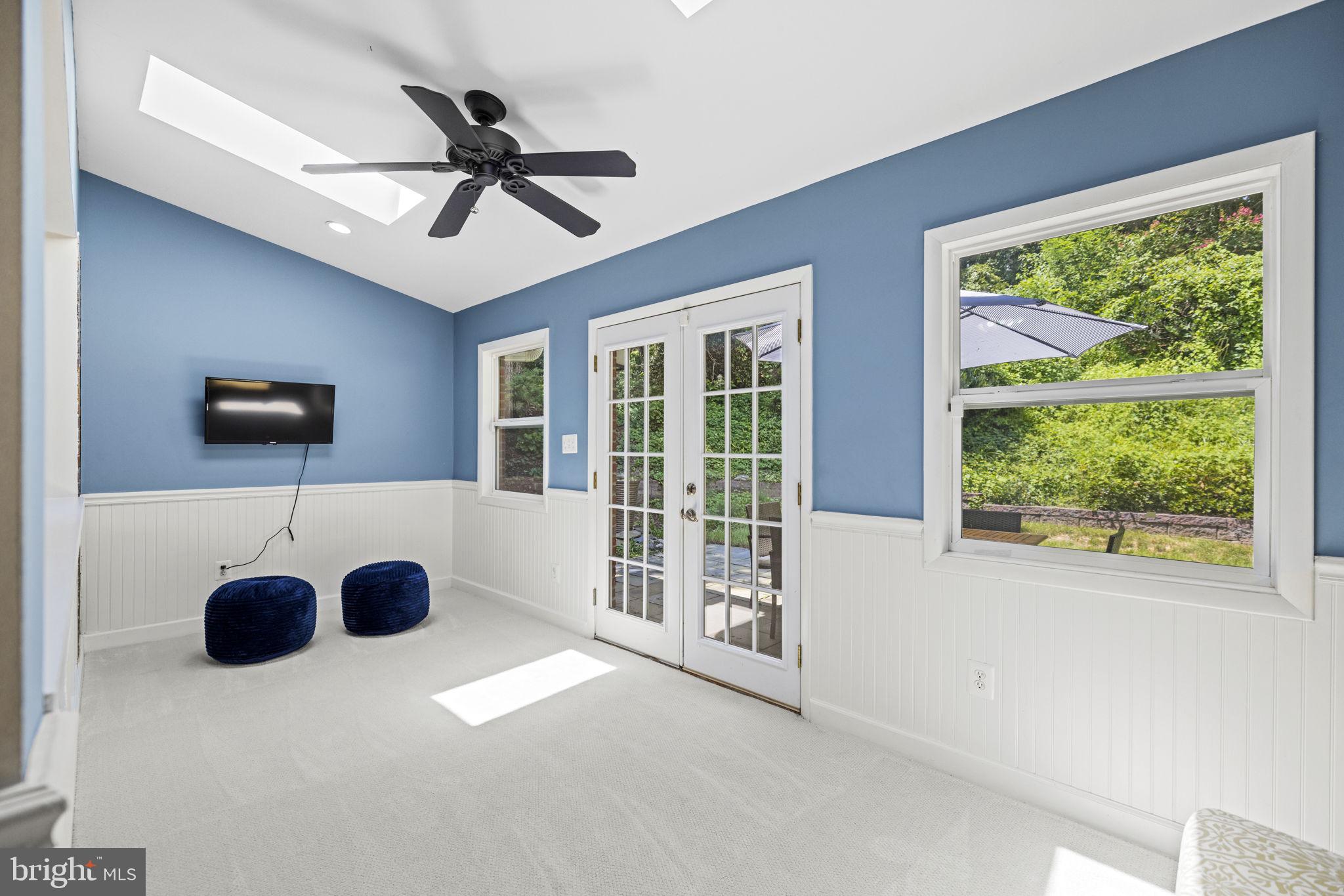 LINCOLNIA HILLS - Residential