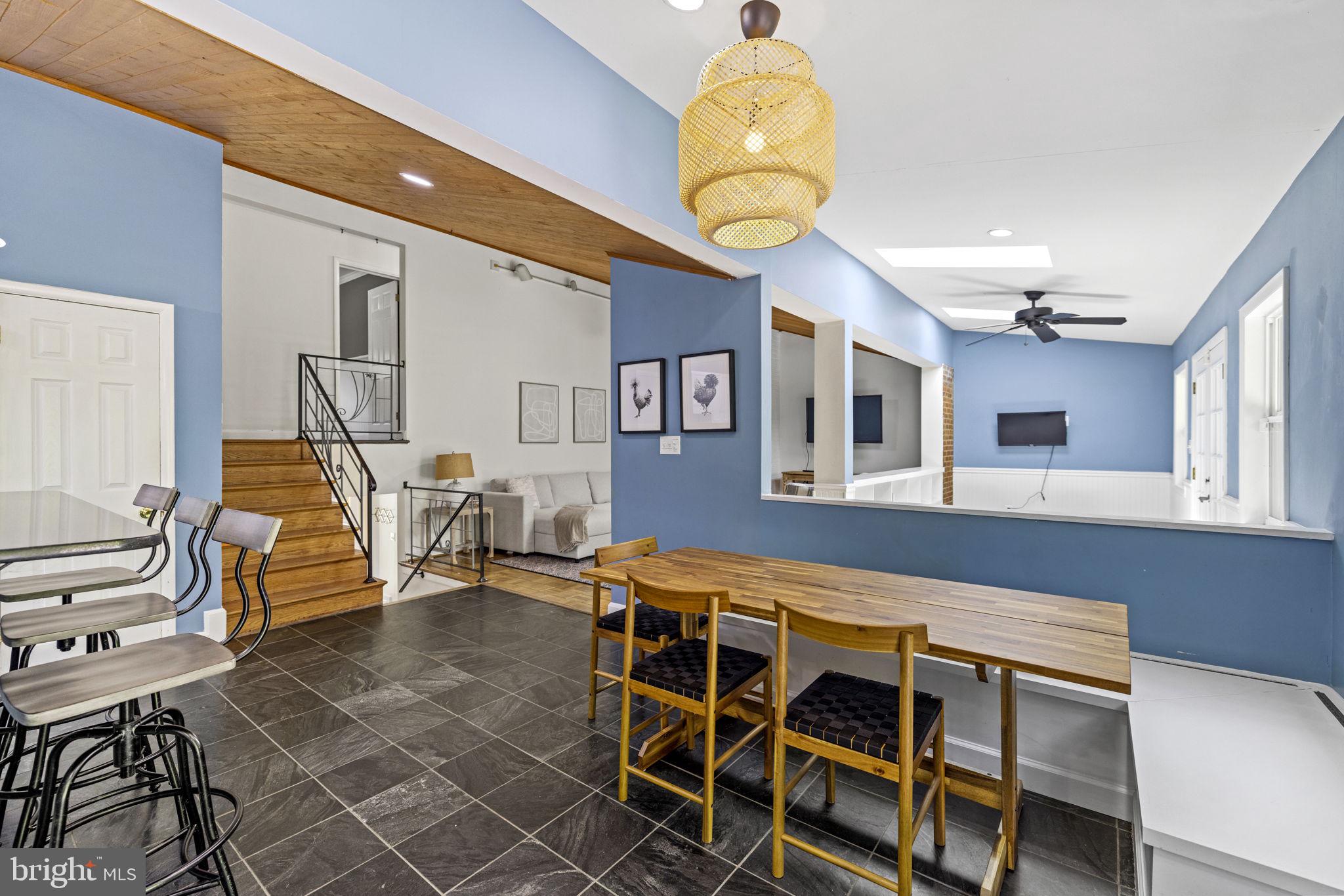 LINCOLNIA HILLS - Residential