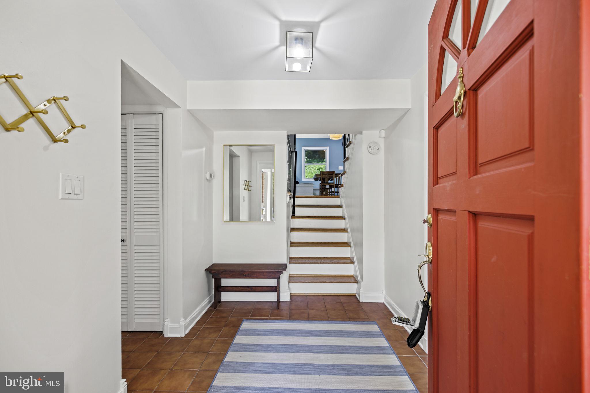 LINCOLNIA HILLS - Residential