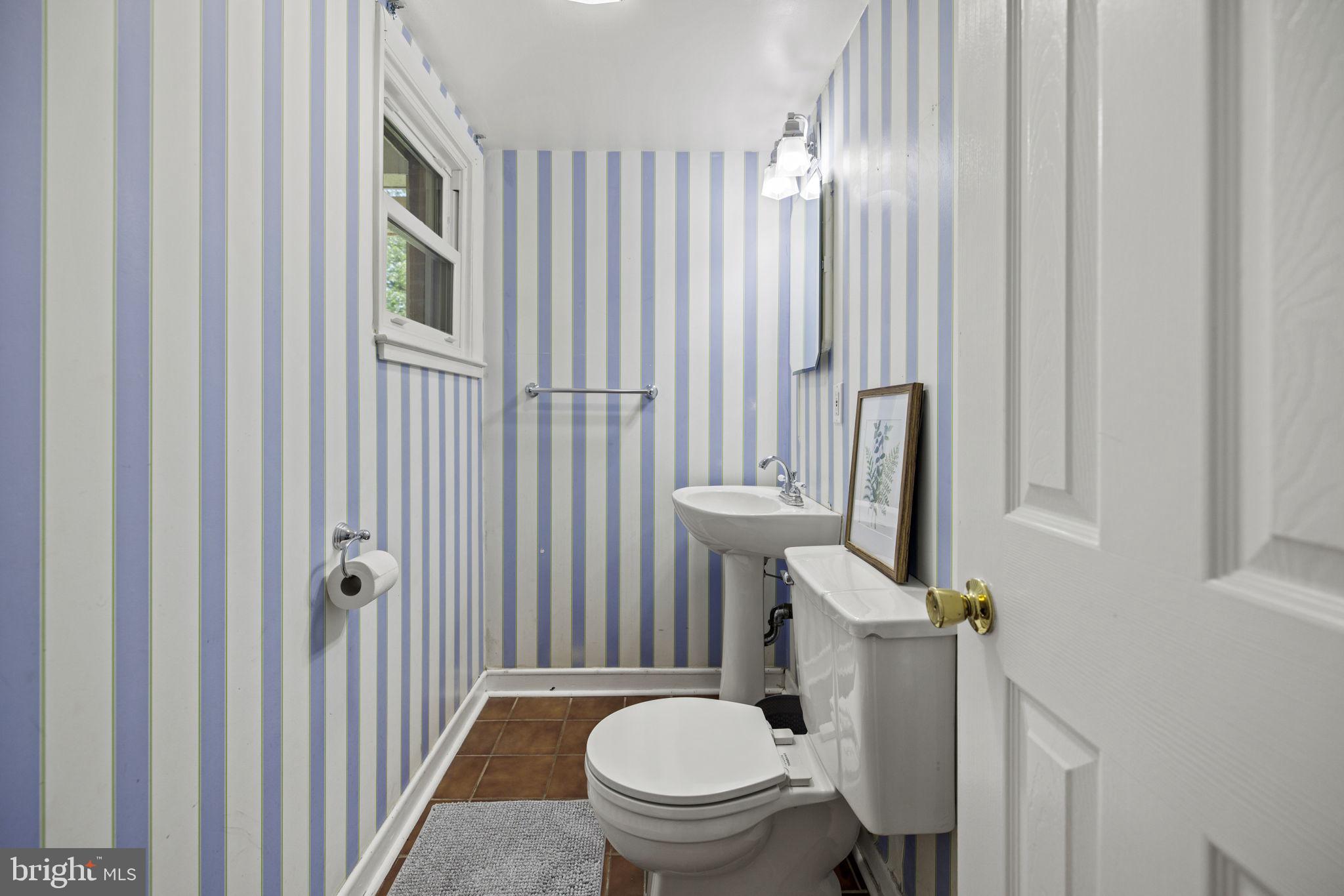 LINCOLNIA HILLS - Residential