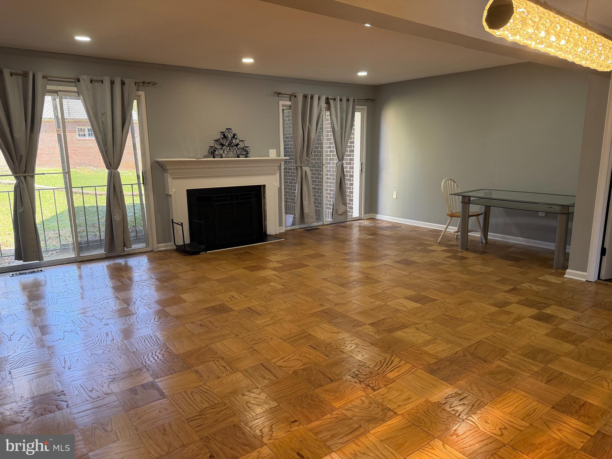 GREENBERRY WOODS - Residential