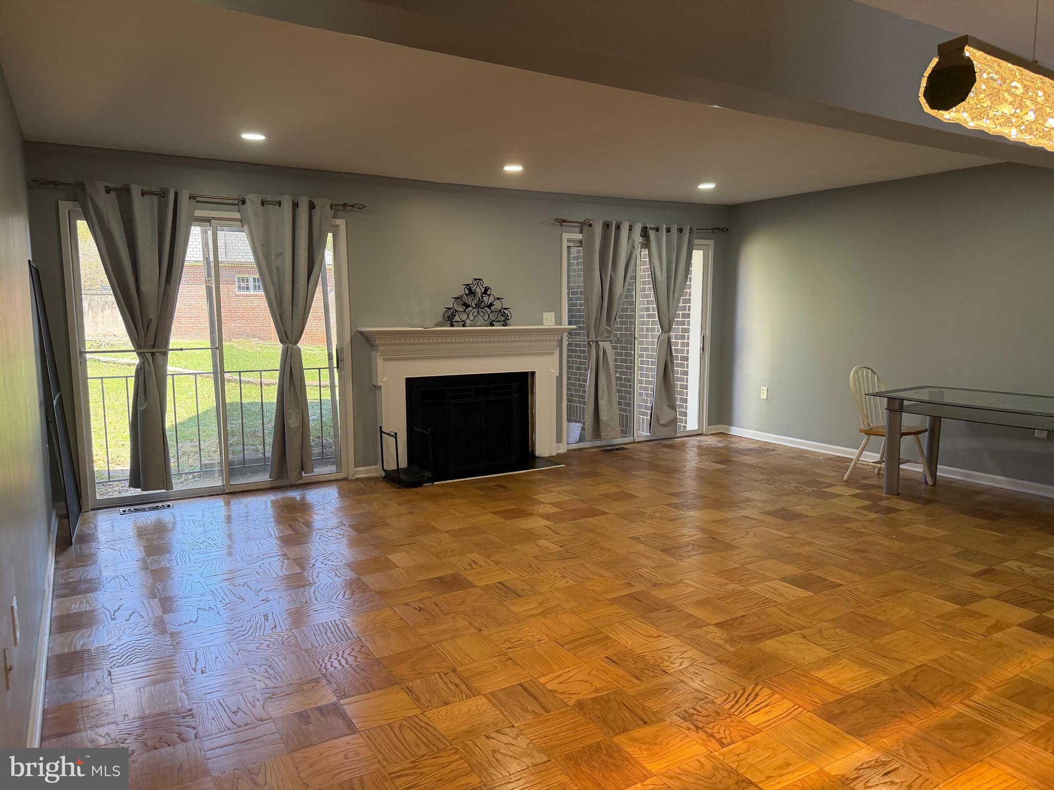 GREENBERRY WOODS - Residential