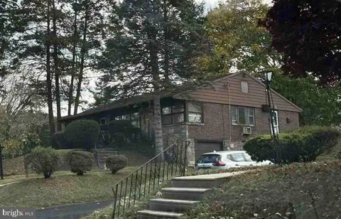 16 Parkview Road, Cheltenham, PA MLS: PAMC2134158