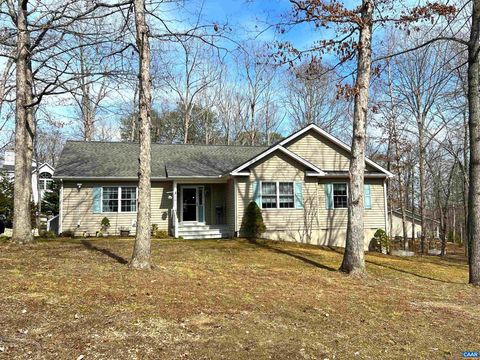 70 RIVERSIDE DR PALMYRA VA 22963
