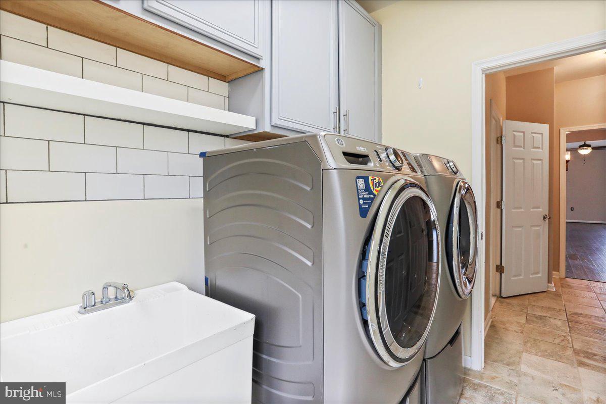 LOCUST HILL - Residential