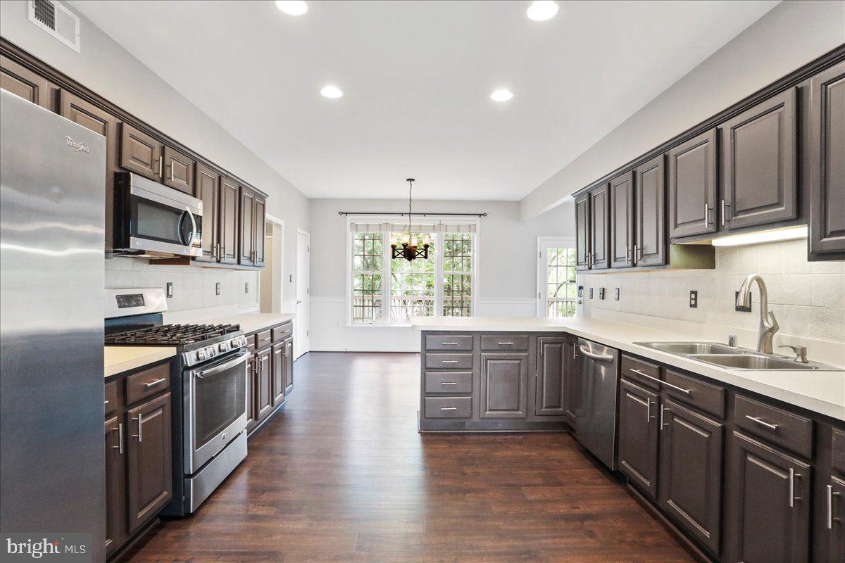 LOCUST HILL - Residential