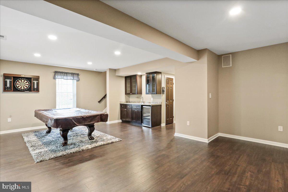 LOCUST HILL - Residential