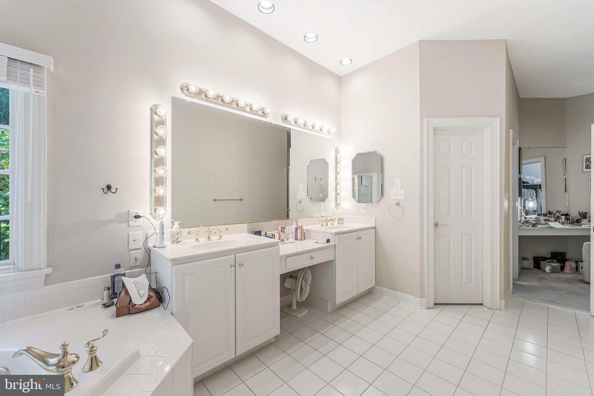 MAPLEWOOD - Residential