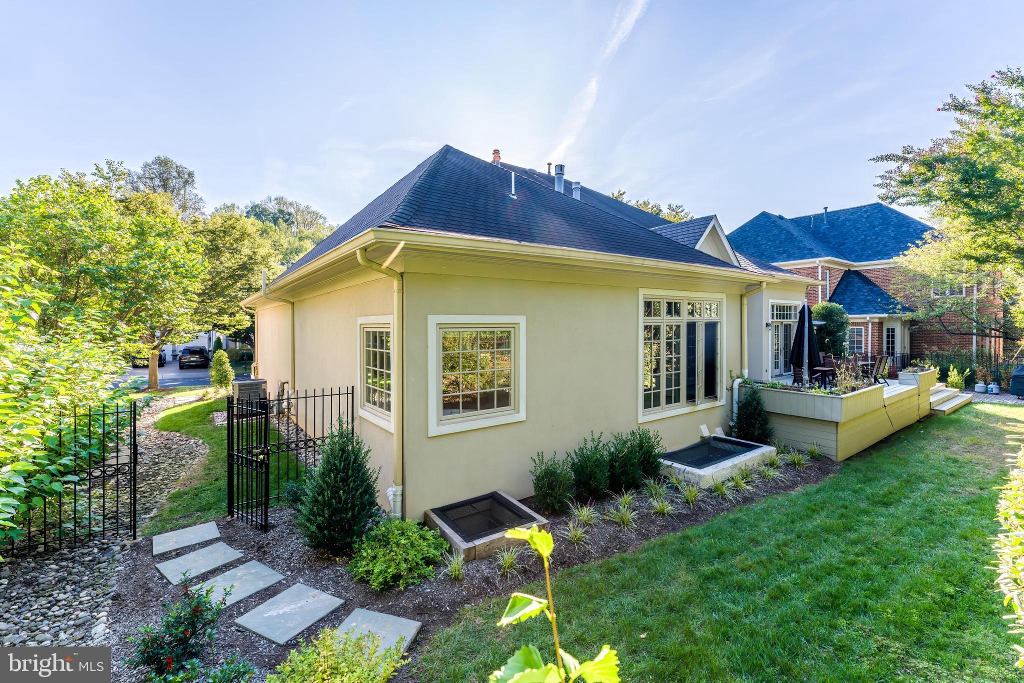 MAPLEWOOD - Residential