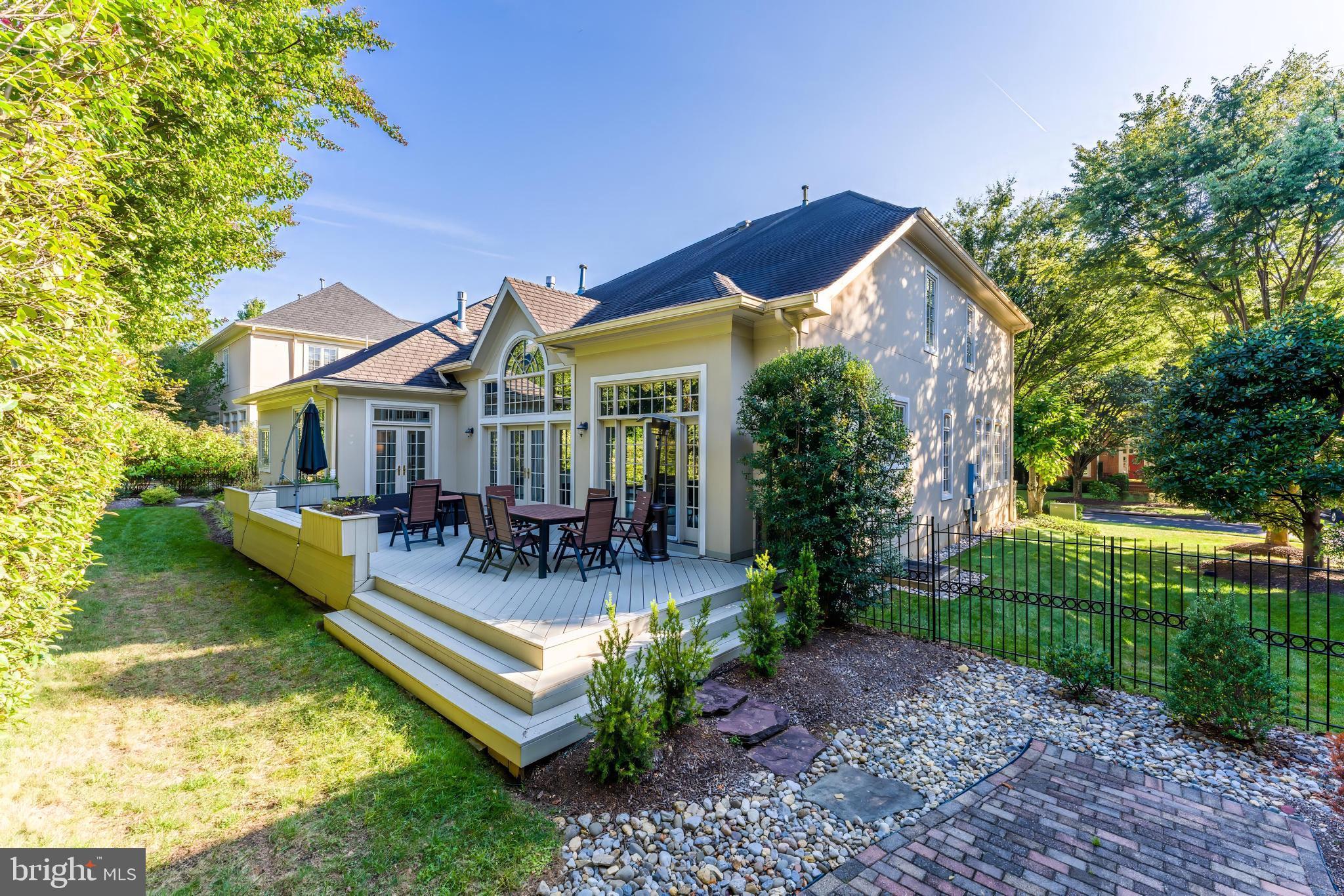 MAPLEWOOD - Residential