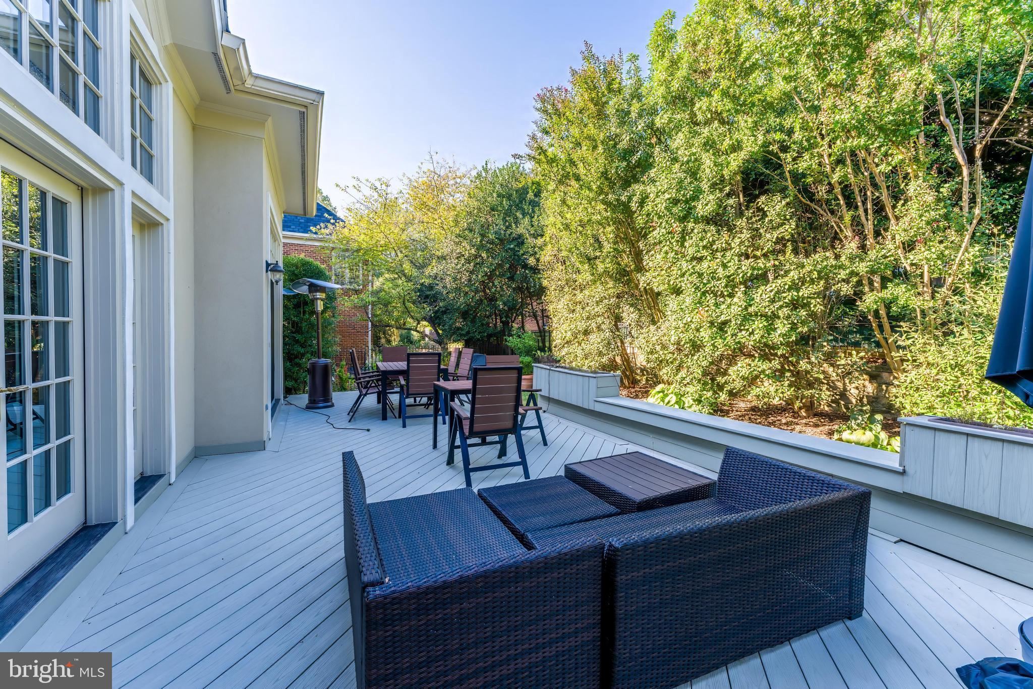 MAPLEWOOD - Residential