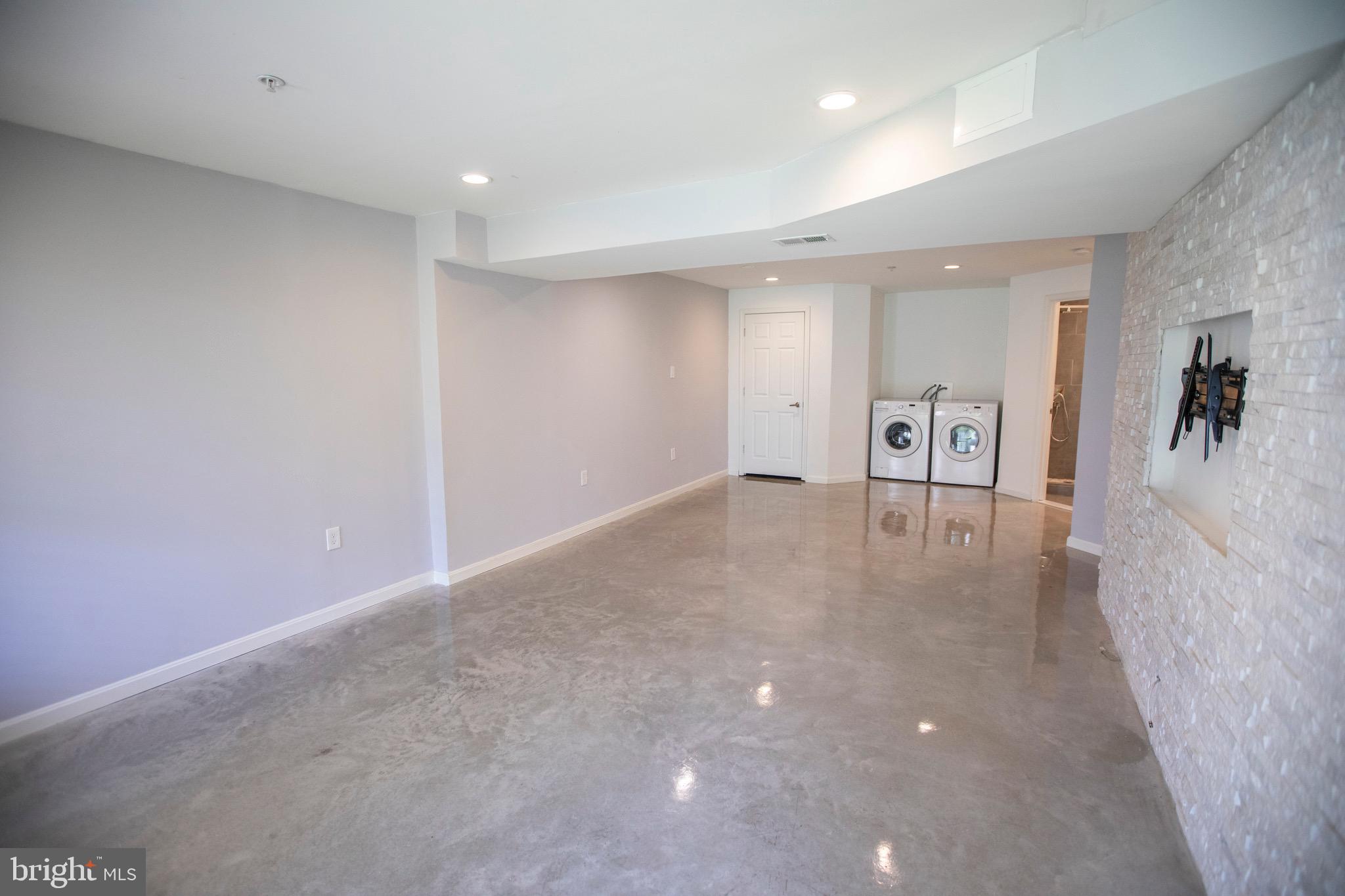 WYNDHOLME WOODS - Residential