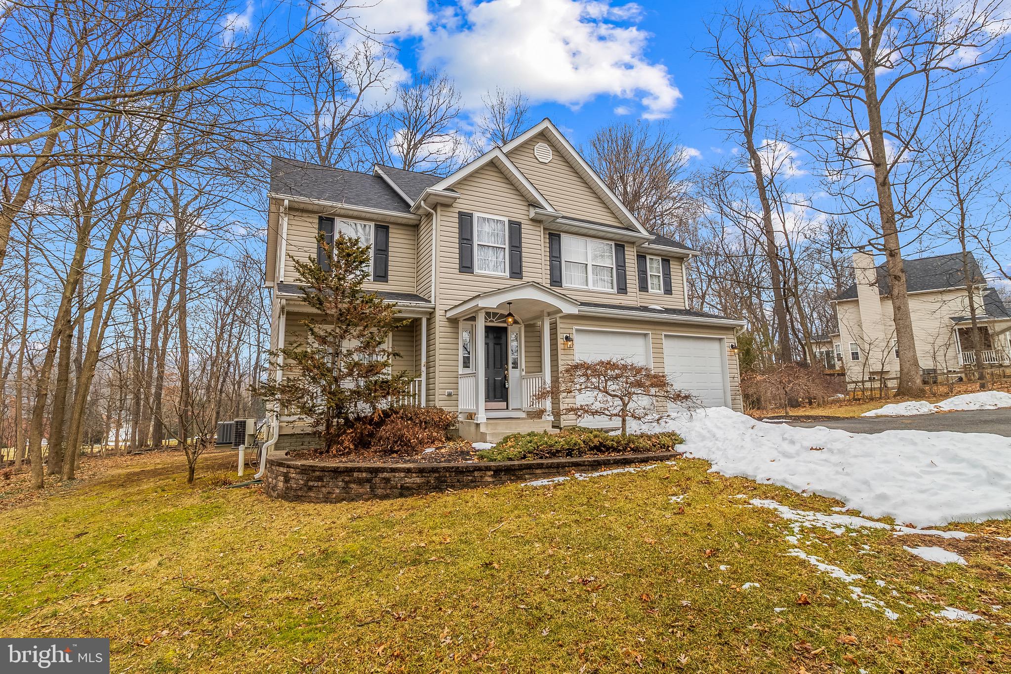 APPLE KNOLLS ESTATES - Residential