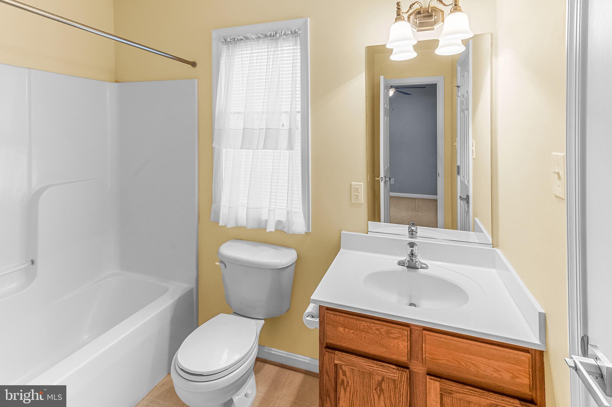 APPLE KNOLLS ESTATES - Residential