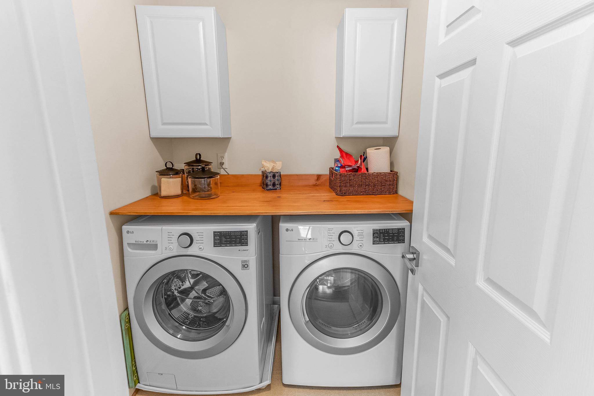 APPLE KNOLLS ESTATES - Residential