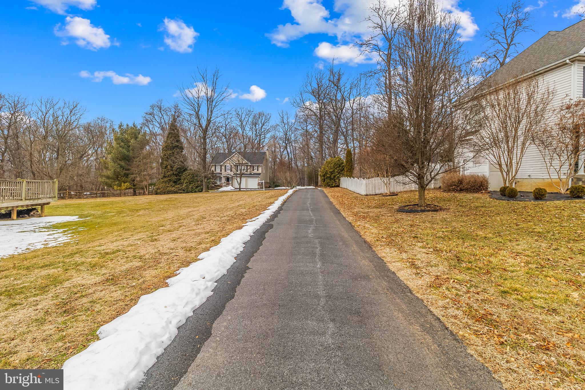 APPLE KNOLLS ESTATES - Residential