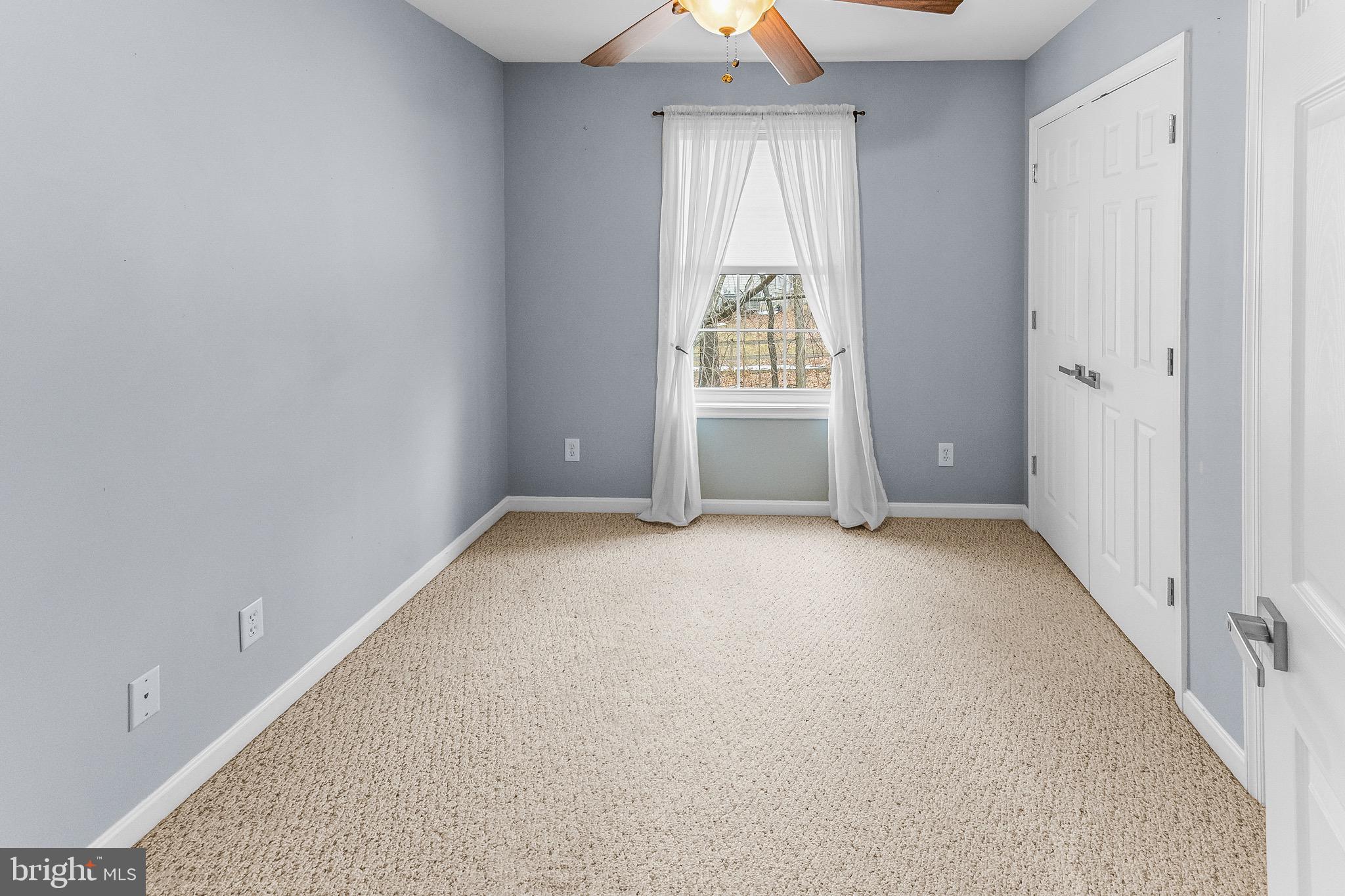 APPLE KNOLLS ESTATES - Residential