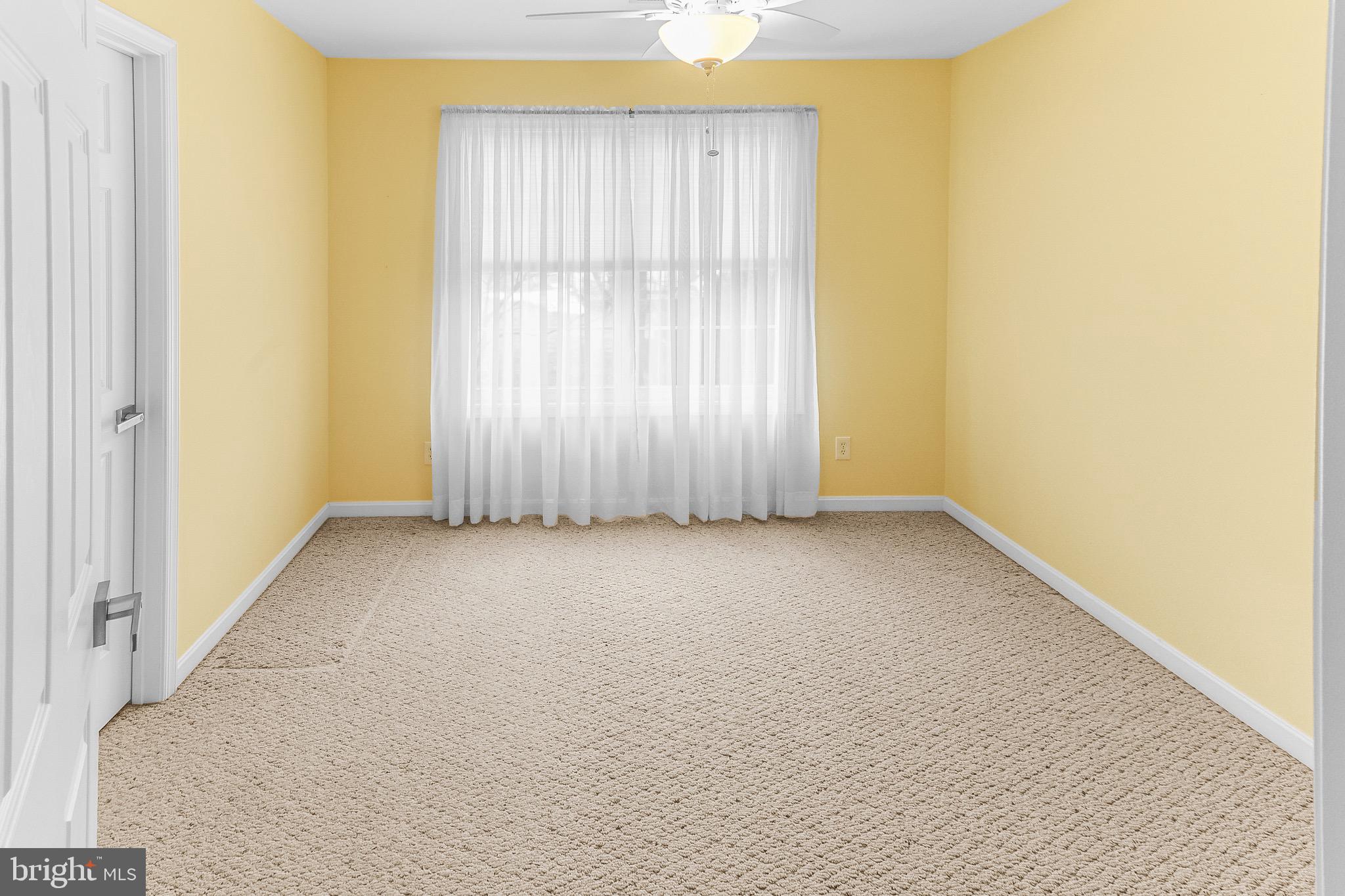 APPLE KNOLLS ESTATES - Residential