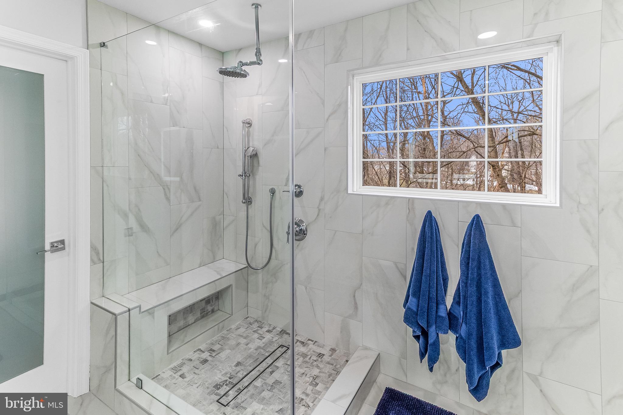 APPLE KNOLLS ESTATES - Residential