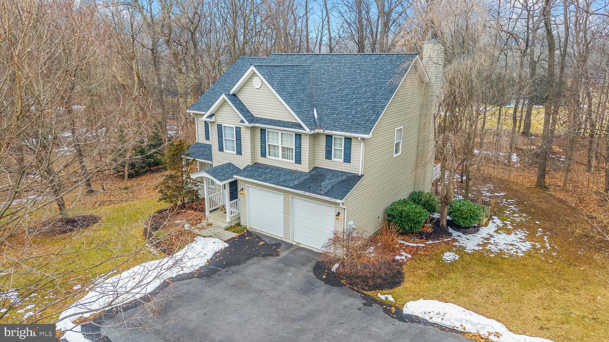 APPLE KNOLLS ESTATES - Residential