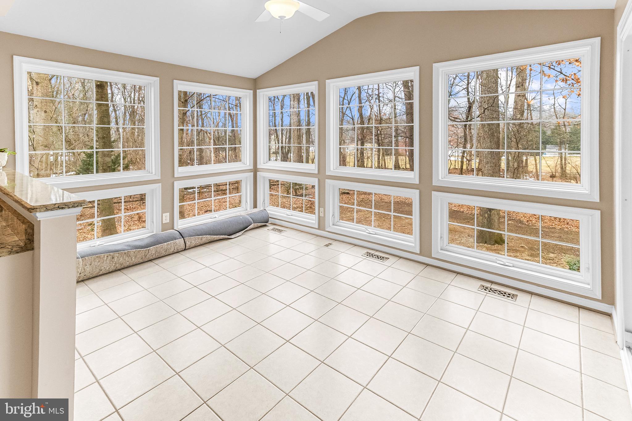 APPLE KNOLLS ESTATES - Residential